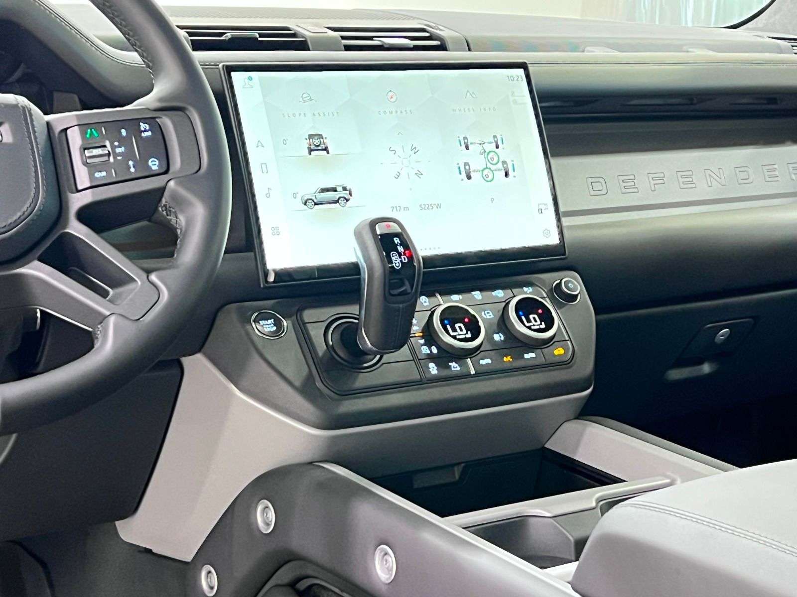 2026 Land Rover Defender 110 P400 X thumb 18