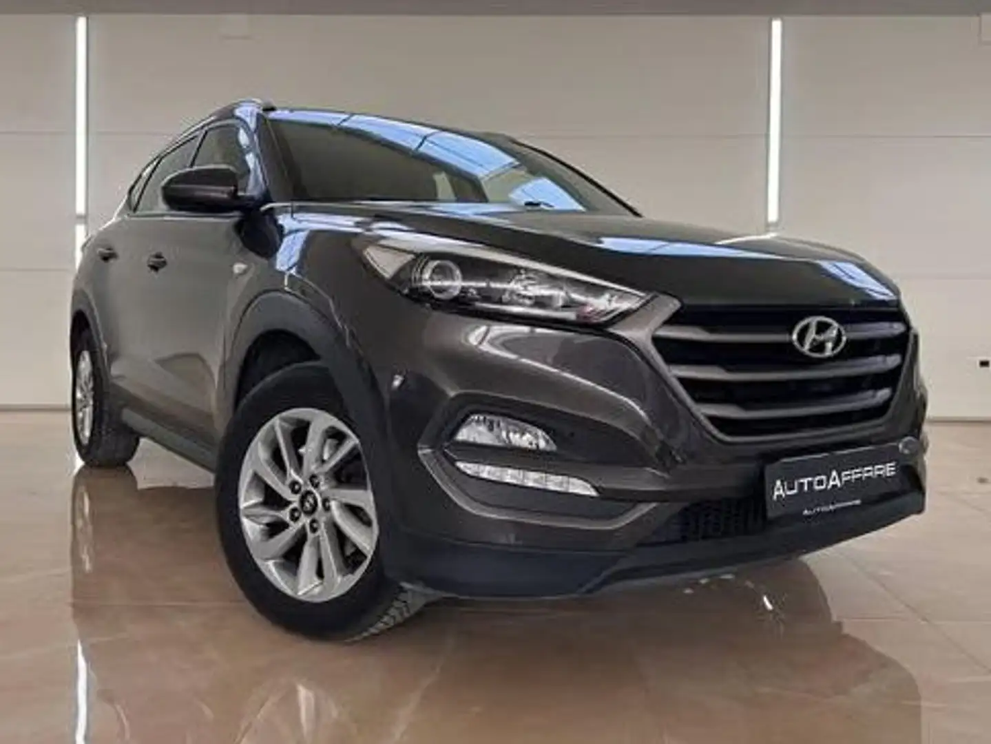 Hyundai TUCSON Tucson 1.7 crdi Comfort Plus Pack 2wd 115cv Gris - 1