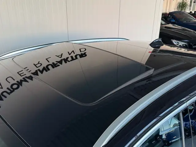 BMW X4 view 12