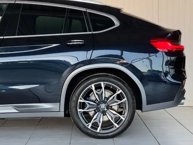 BMW X4 view 7