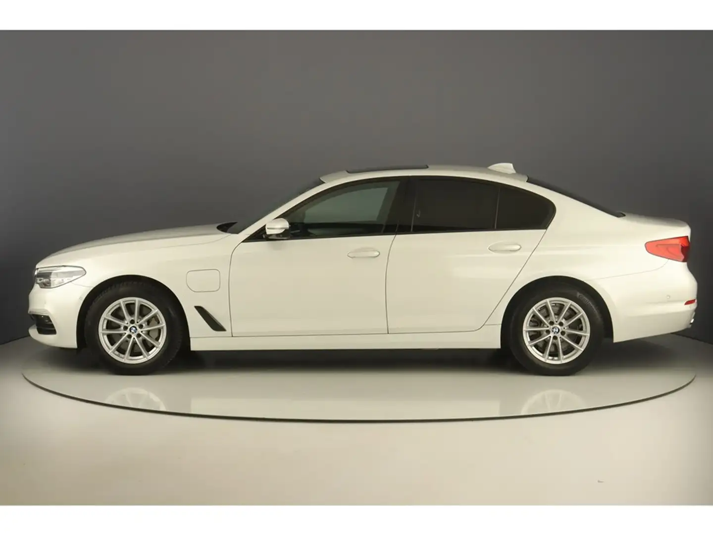 BMW 530 e 231pk Pack Comfort Plus Wit - 2