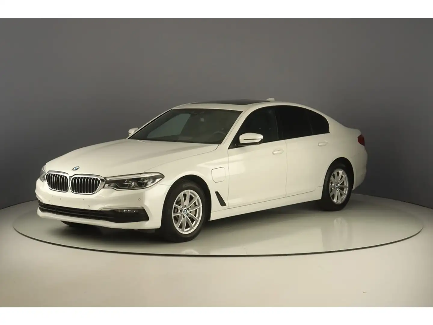 BMW 530 e 231pk Pack Comfort Plus Wit - 1