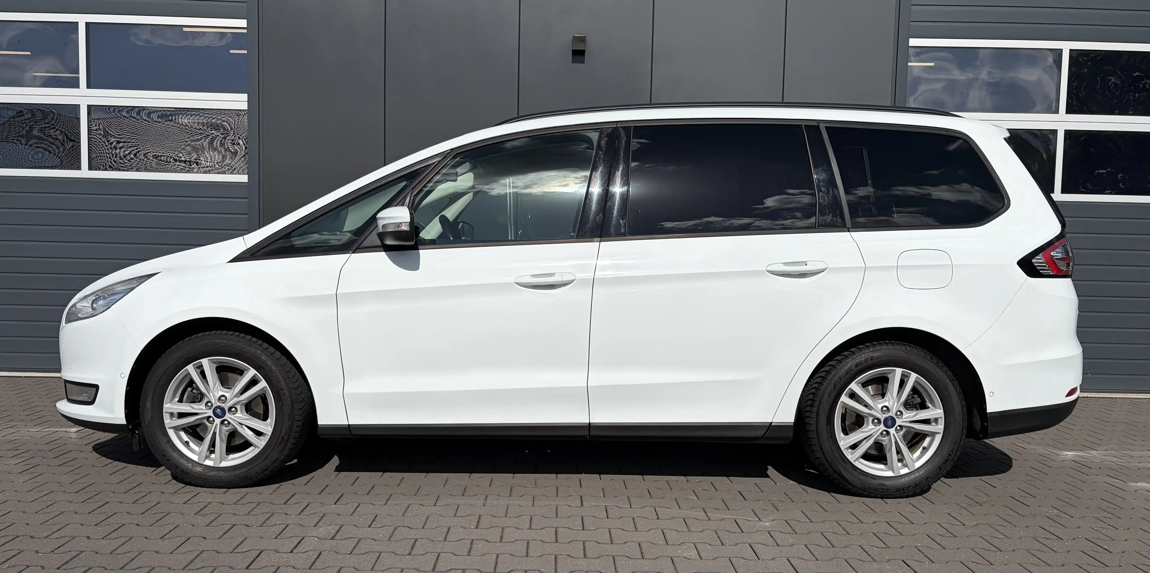 Ford Galaxy Business — photo 2