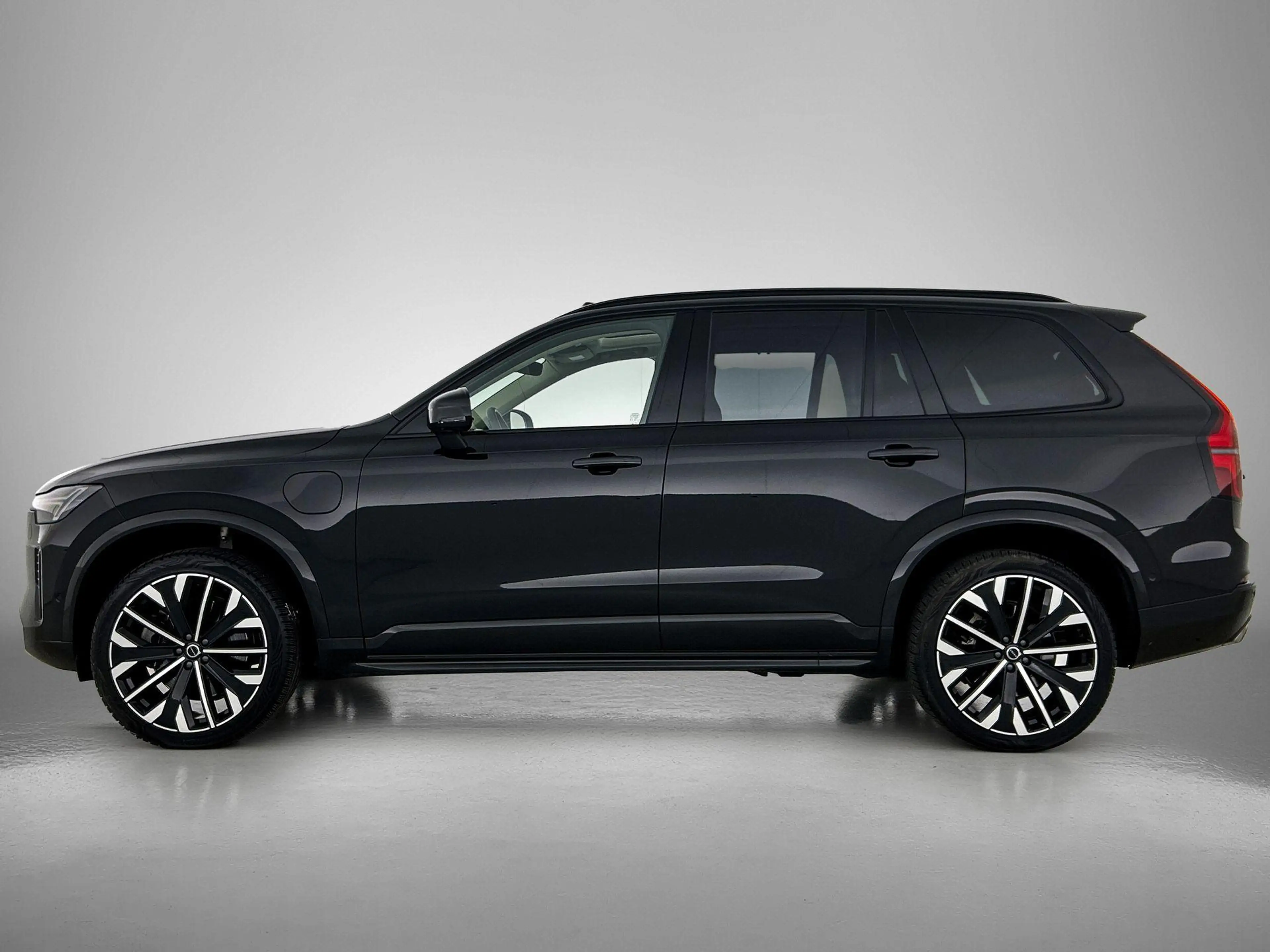 Volvo XC90 2.0 T8 Plug-in hybrid AWD Ultra Dark | Luchtvering — photo 2