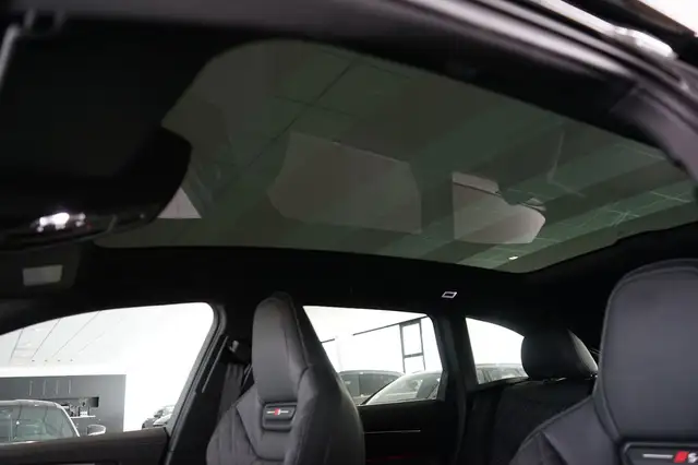 Audi A6 Avant view 8