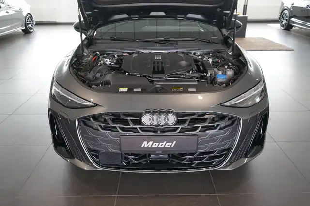 Audi A6 Avant view 4