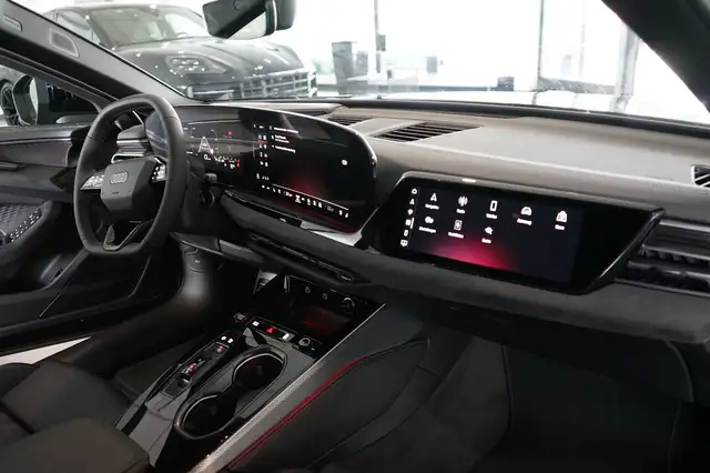 Audi A6 Avant view 13