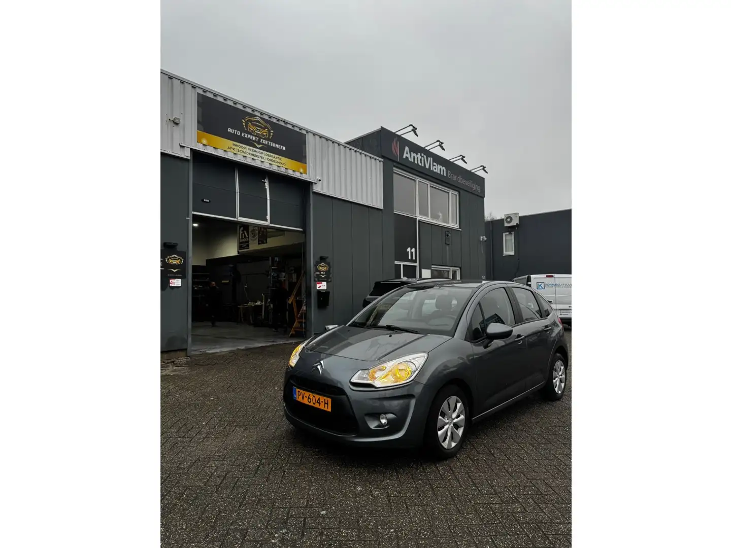 Citroen C3 1.4 VTi Dynamique Grijs - 1