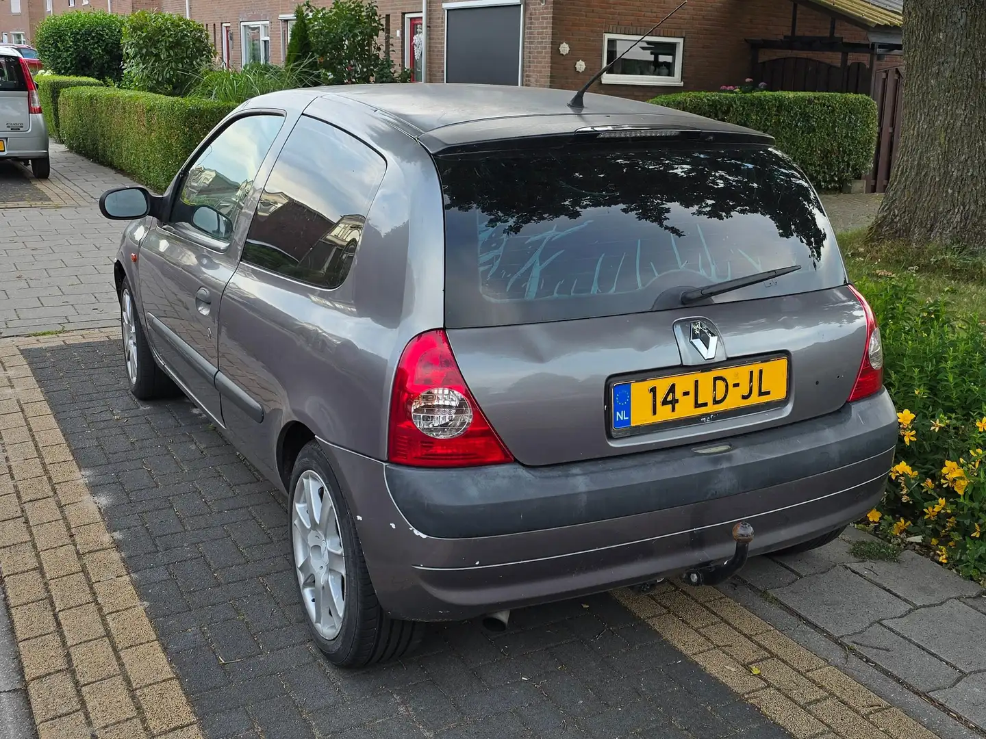 Renault Clio Clio 1.2-16V Expression Grijs - 2
