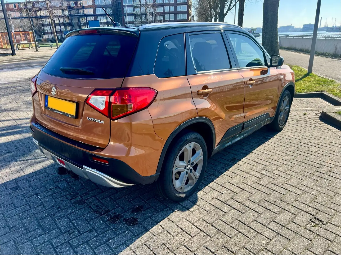 Suzuki Vitara 1.6 Comfort Navi | Camera | Cruise | Alarm - 2
