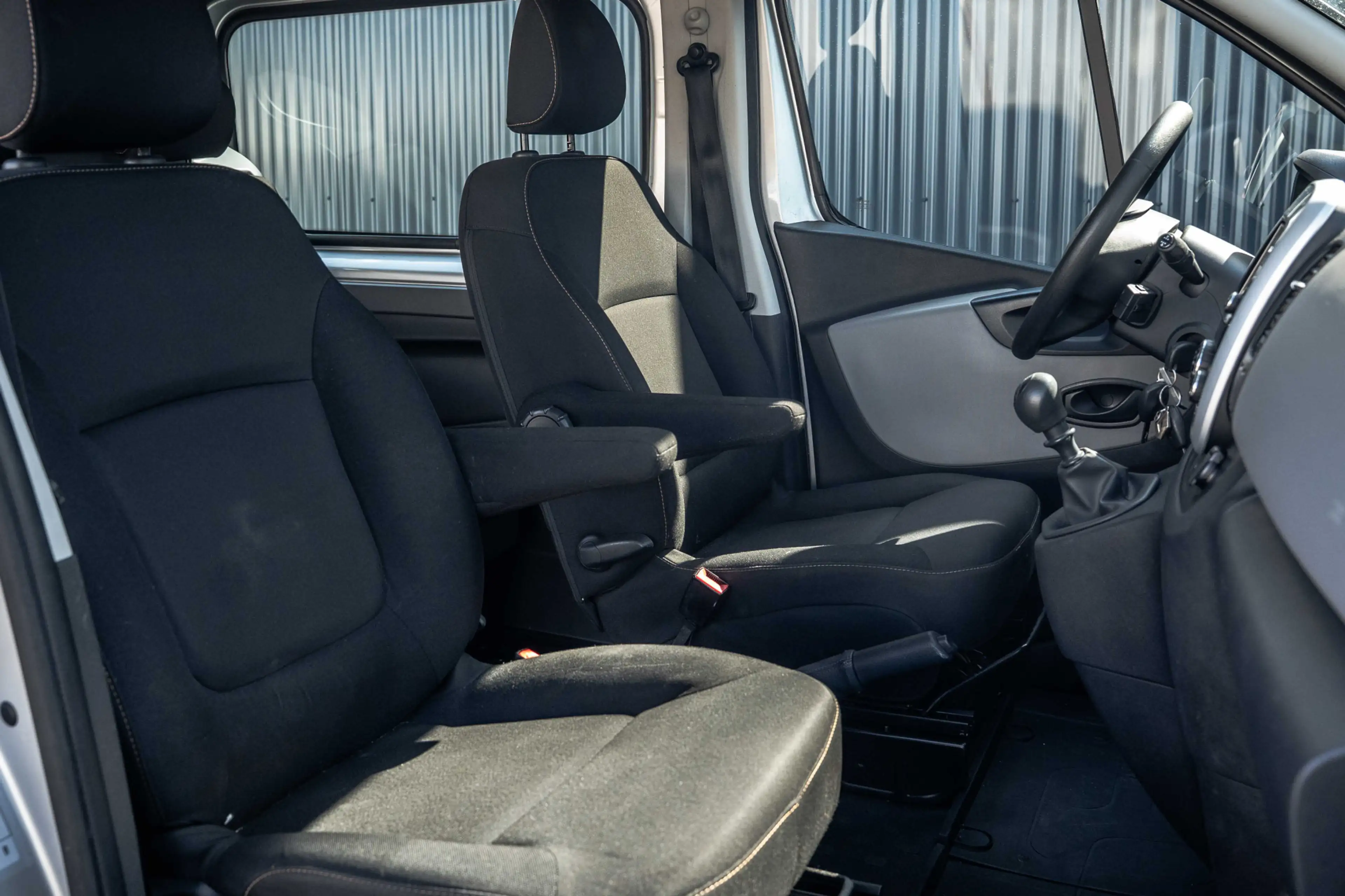 Renault Trafic 1.6 dCi 125PK L2H1 | DC 5-Zits | Camera | Cruise | — photo 13