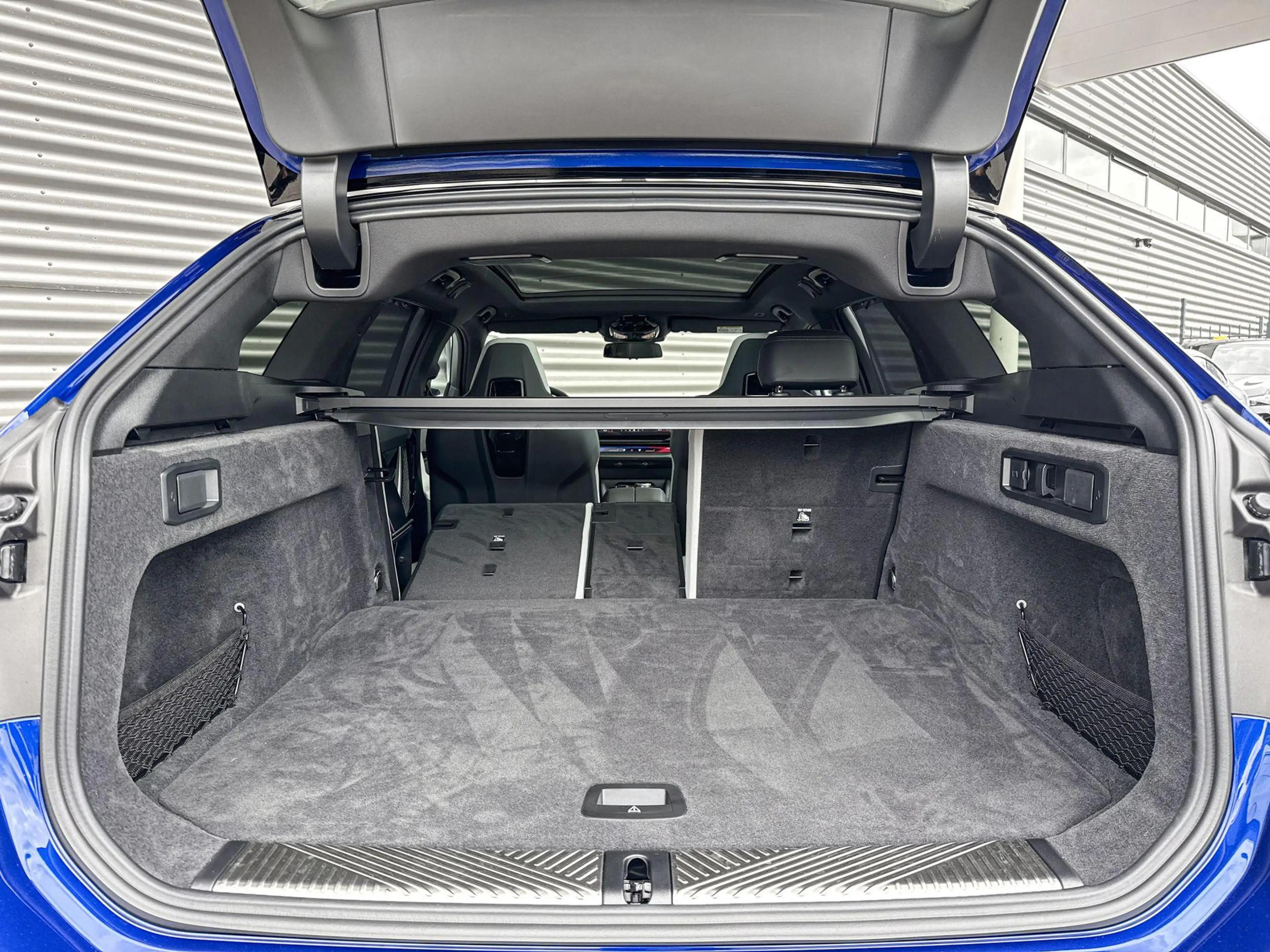 BMW M5 Touring — photo 12