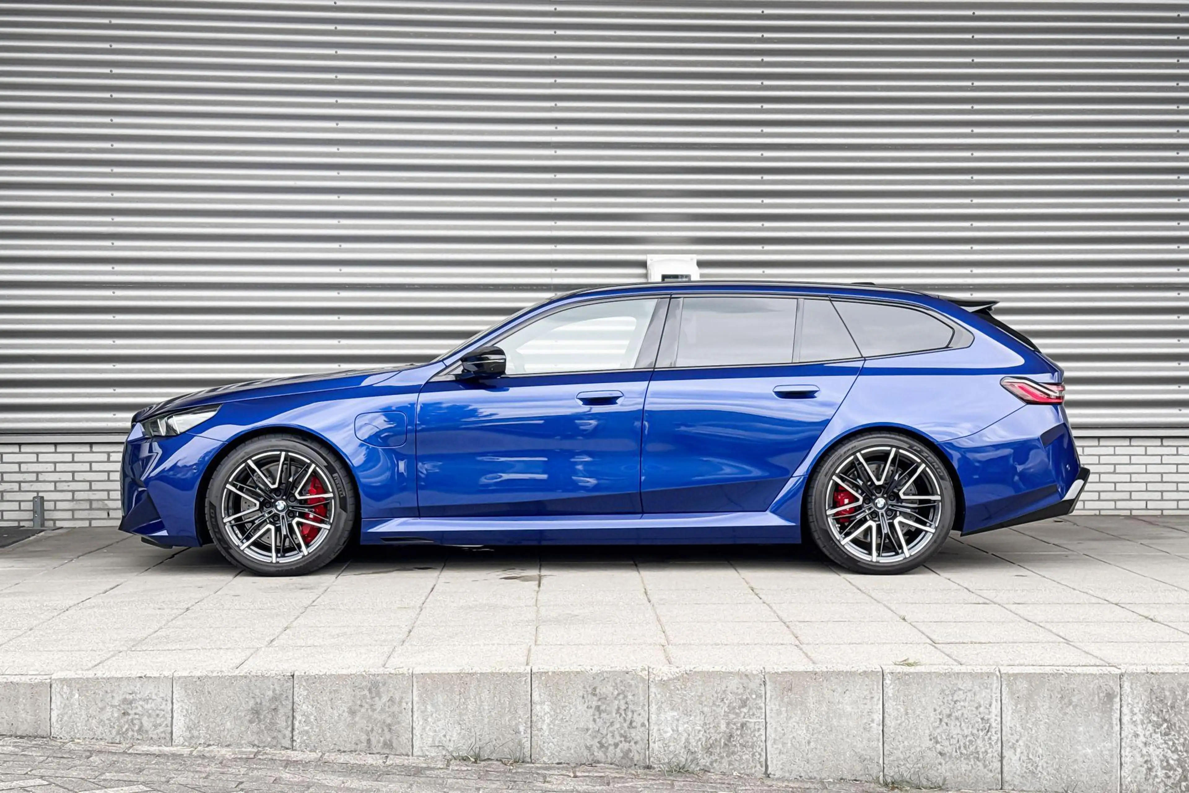 BMW M5 Touring — photo 2