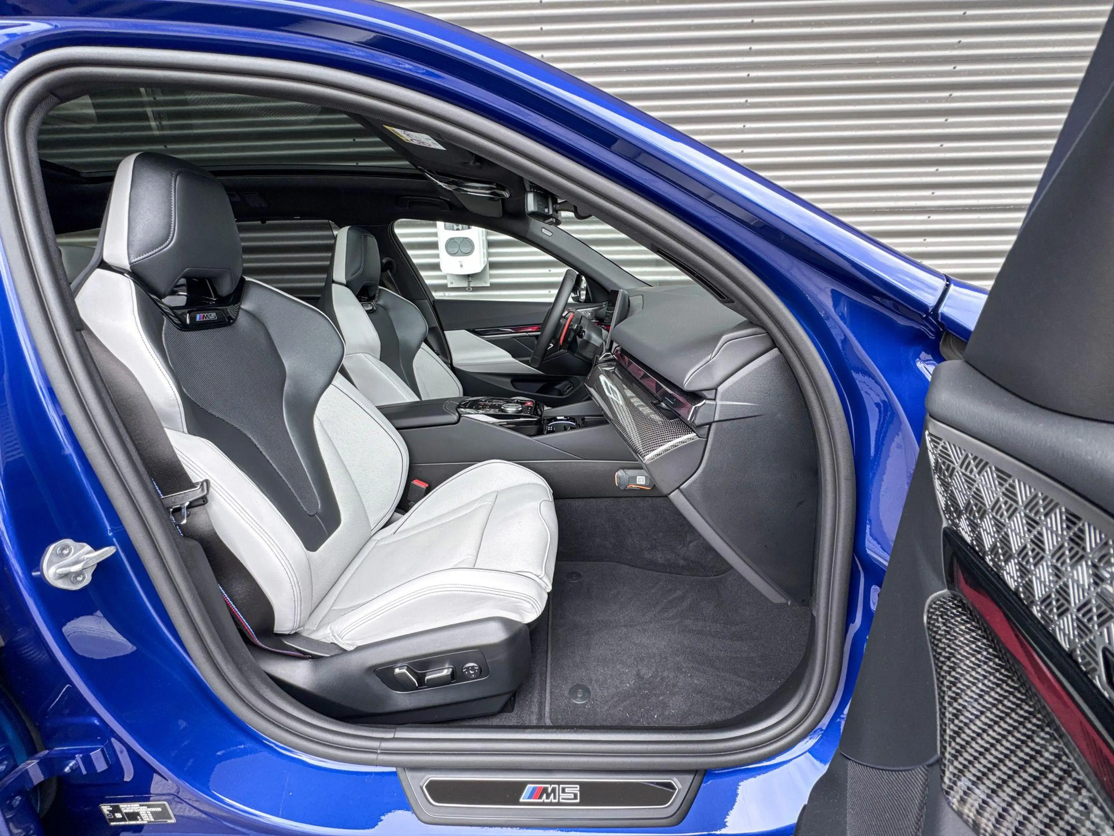 BMW M5 Touring — photo 7