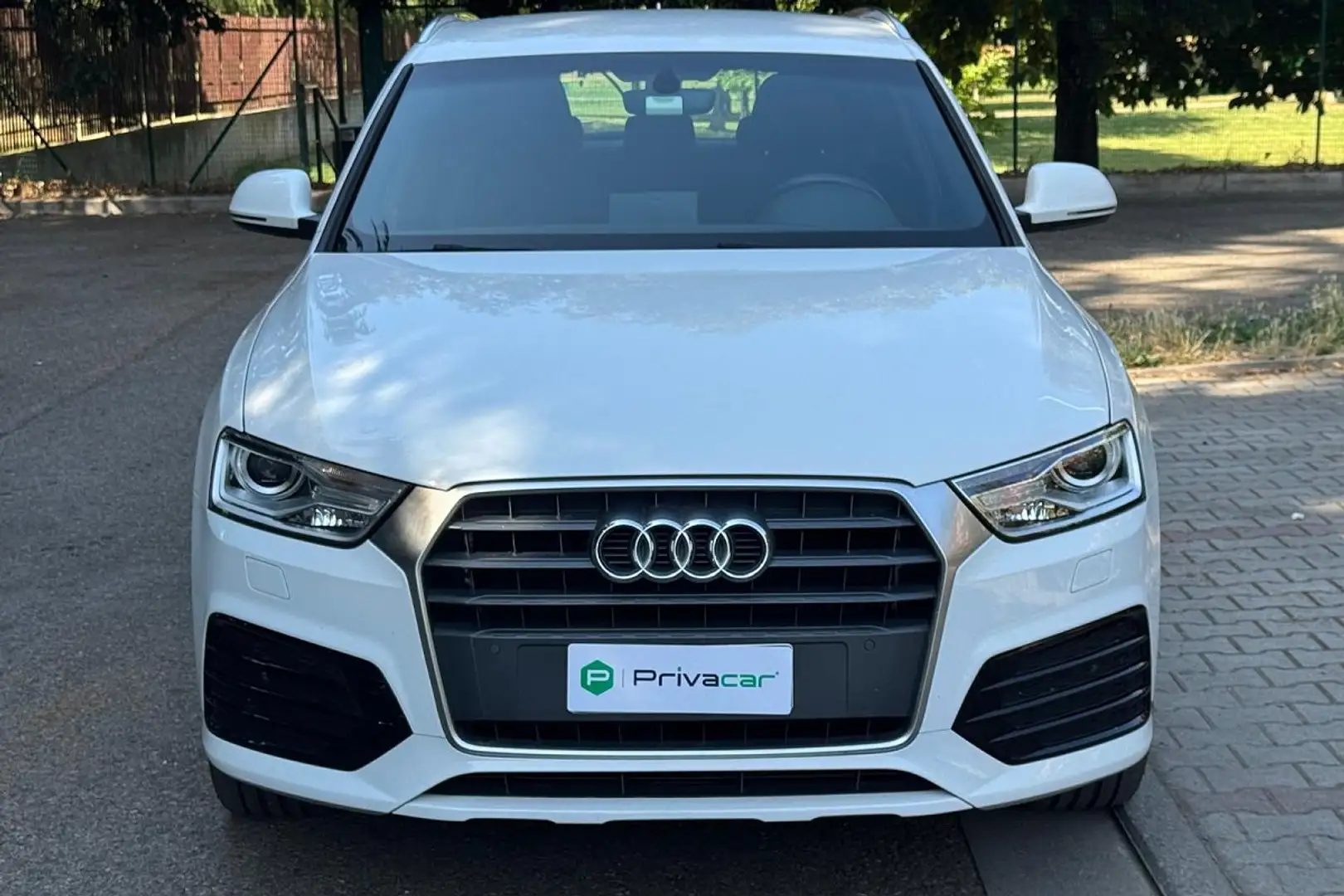 Audi Q3 Q3 2.0 TDI 120 CV Sport Bianco - 2