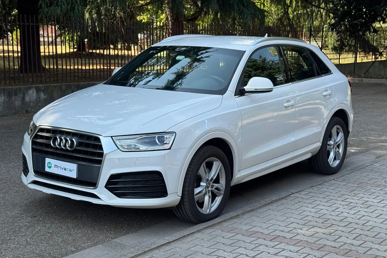 Audi Q3 Q3 2.0 TDI 120 CV Sport Bianco - 1