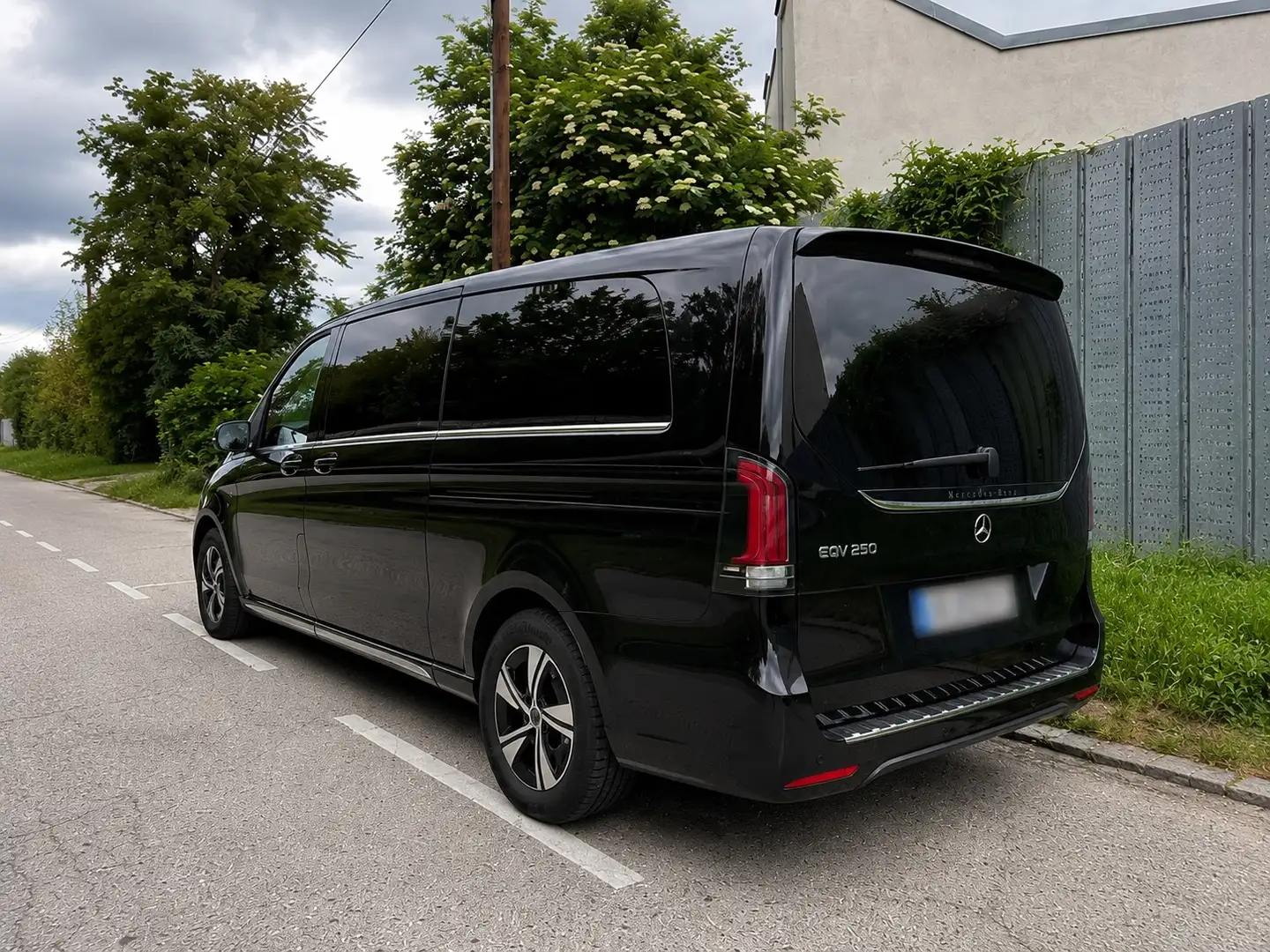 Mercedes-Benz EQV 250 Kombi lang 60kWh - 1