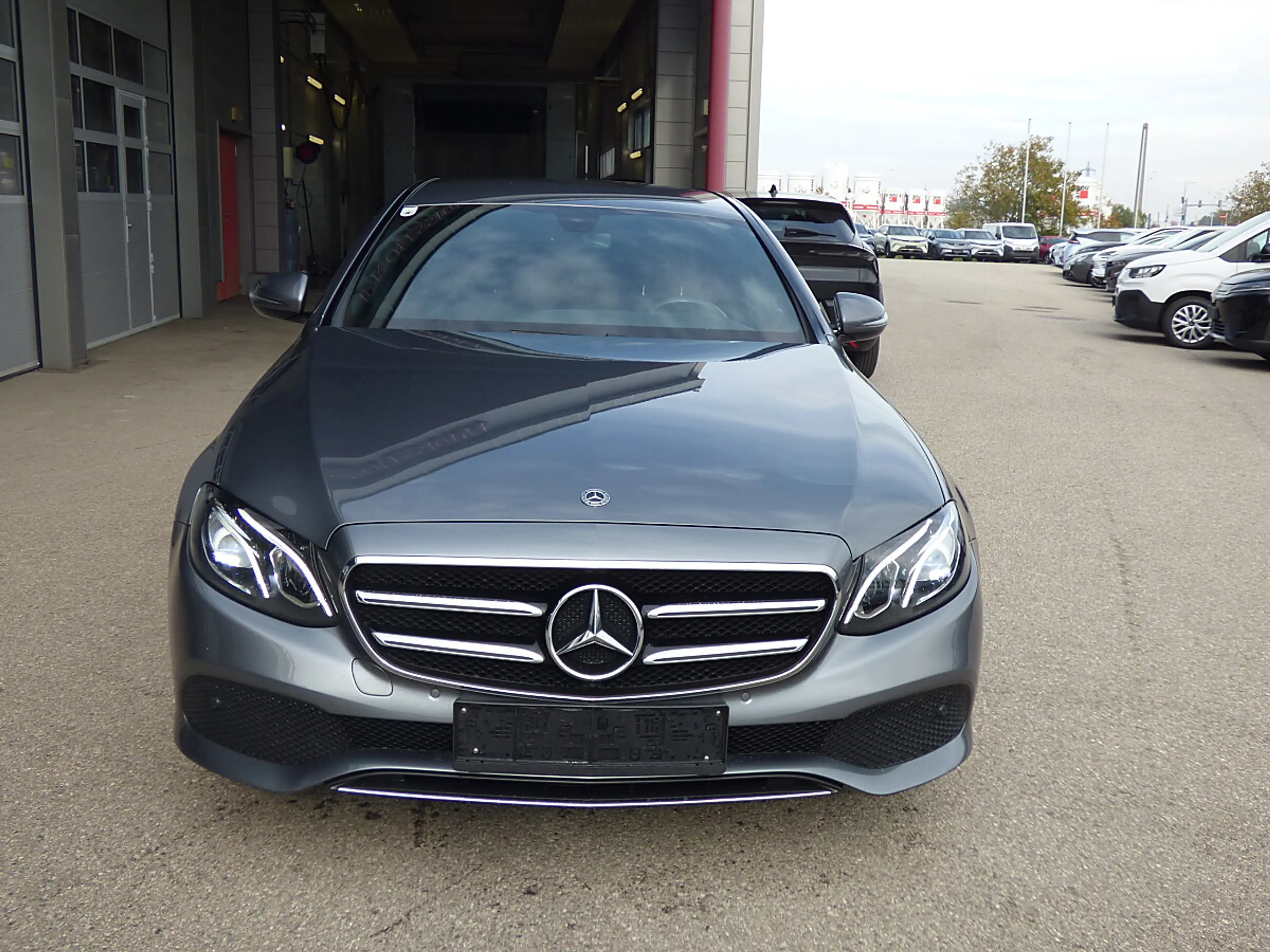 Mercedes-Benz E 220 d Avantgarde Austria Edition Aut. — photo 2