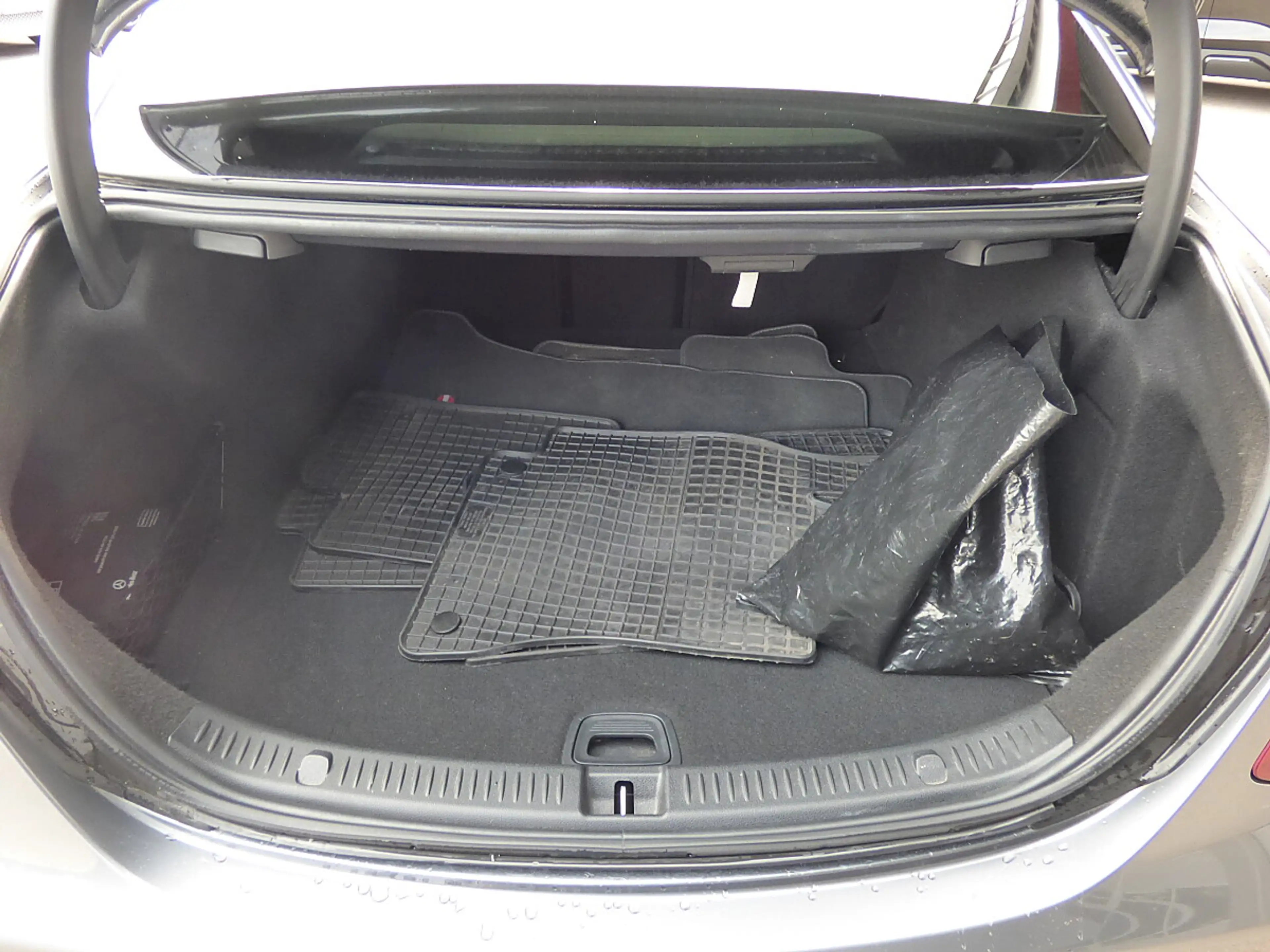 Mercedes-Benz E 220 d Avantgarde Austria Edition Aut. — photo 5