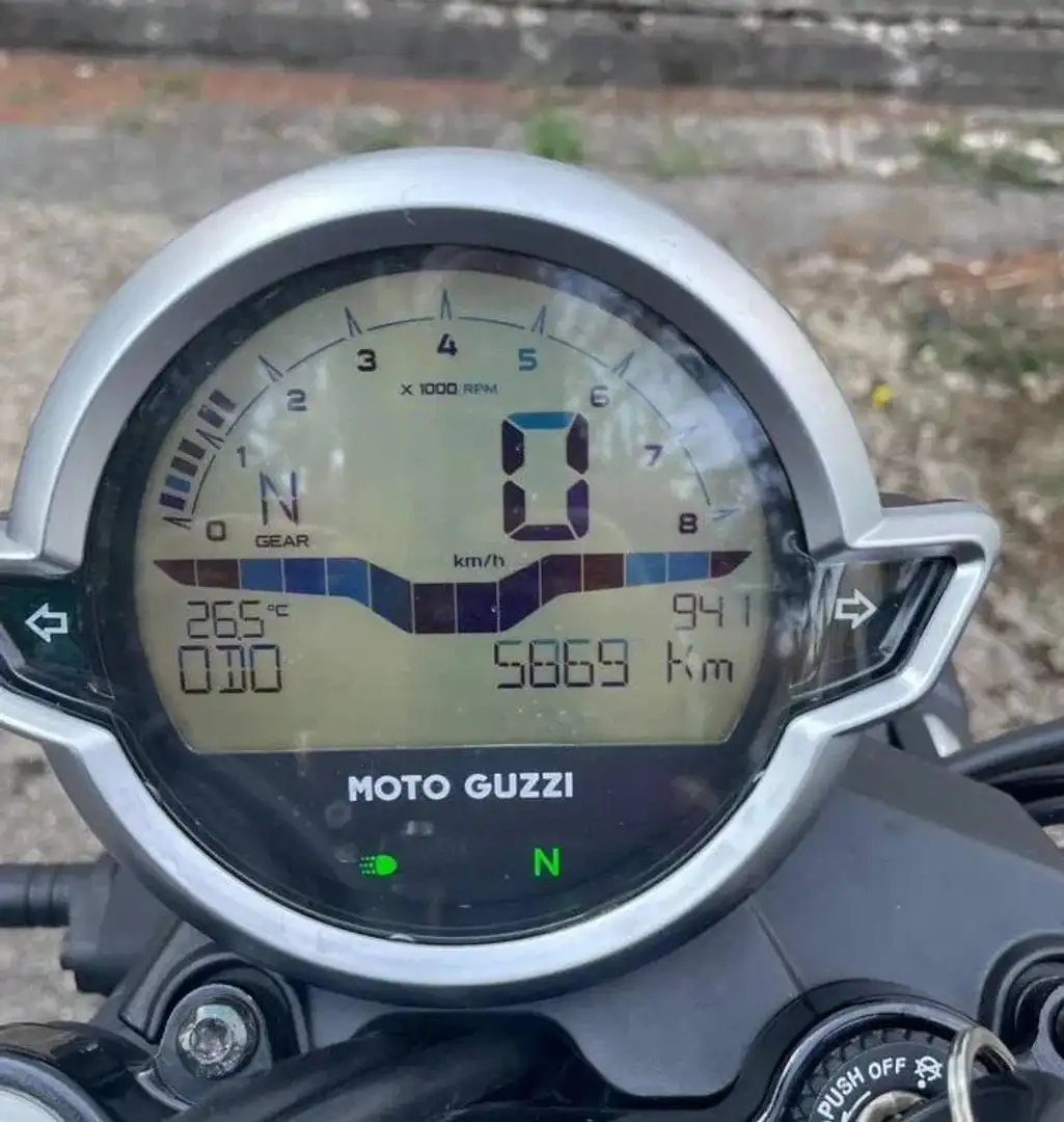 Moto Guzzi V 7 Negru - 1