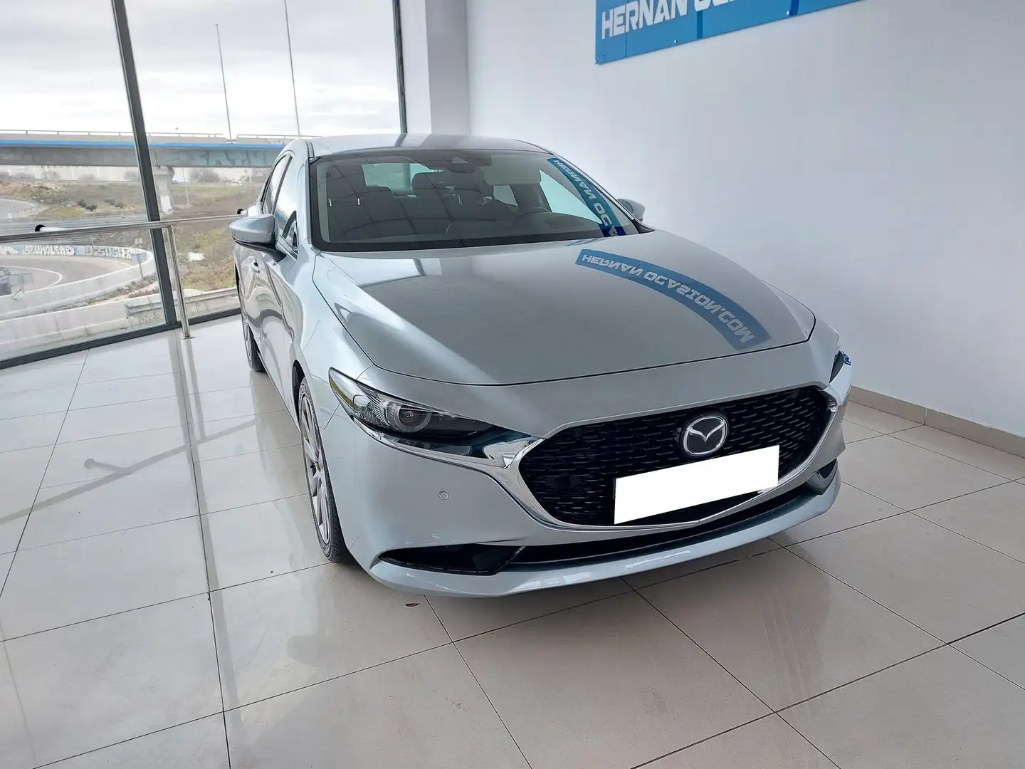 Mazda 3 Sedán 2.0 e-Skyactiv-G Zenith 90kW Gris - 2