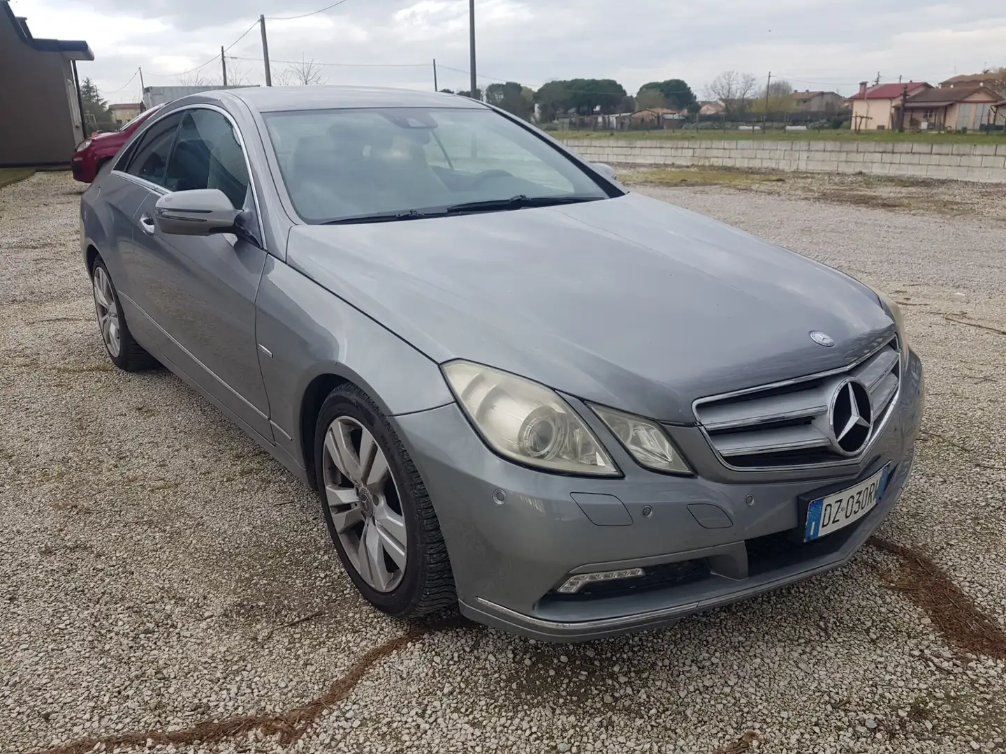 Mercedes-Benz E 250 E 250 CDI Coupé BlueEFFICIENCY Avantgarde Grigio - 2