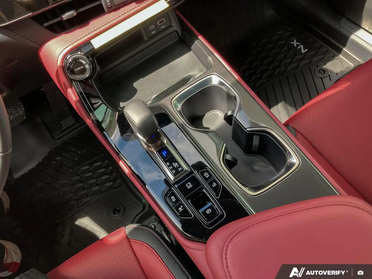 Lexus NX fotografie Lexus NX