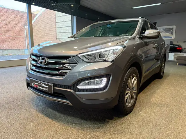 Hyundai SANTA FE 2.0 CRDi * Euro6 * Navi * Cuir * Caméra * Clim