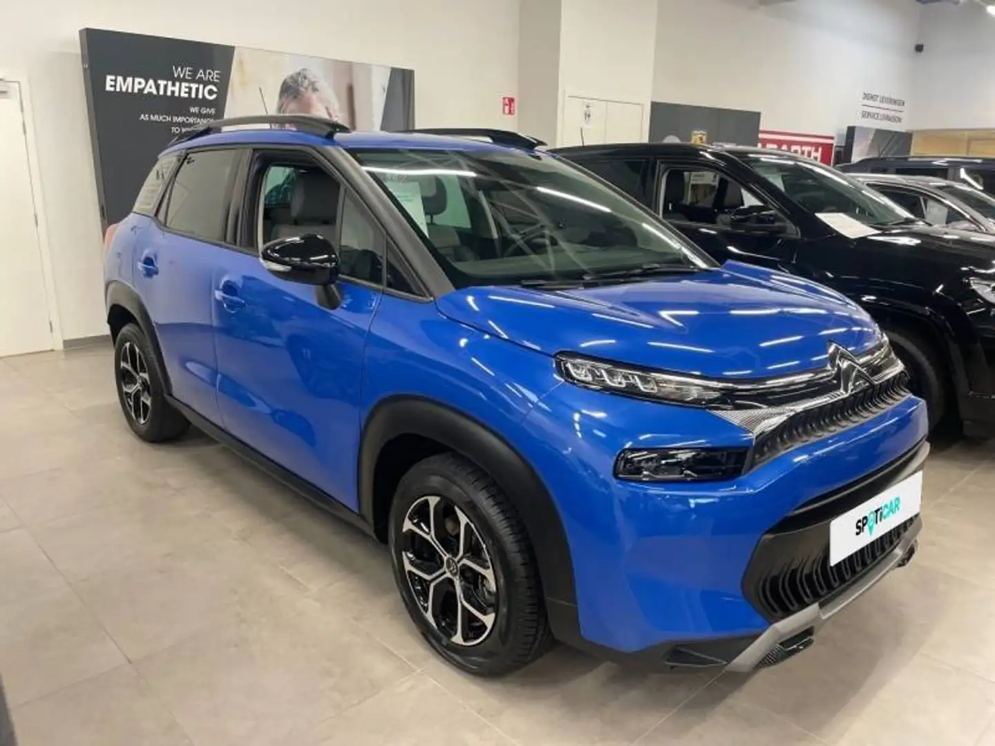 Citroen C3 Aircross 1 1.2 PureTech 110 S&S MAN6 Shine Blauw - 2