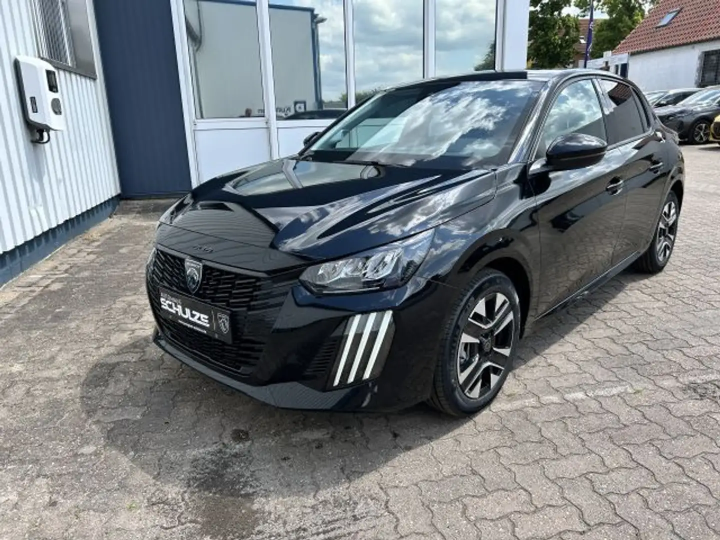 Peugeot 208 PureTech 100 Allure Schwarz - 1