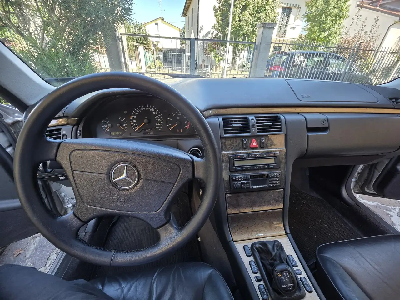 Mercedes-Benz E 200 k Elegance, foto 7