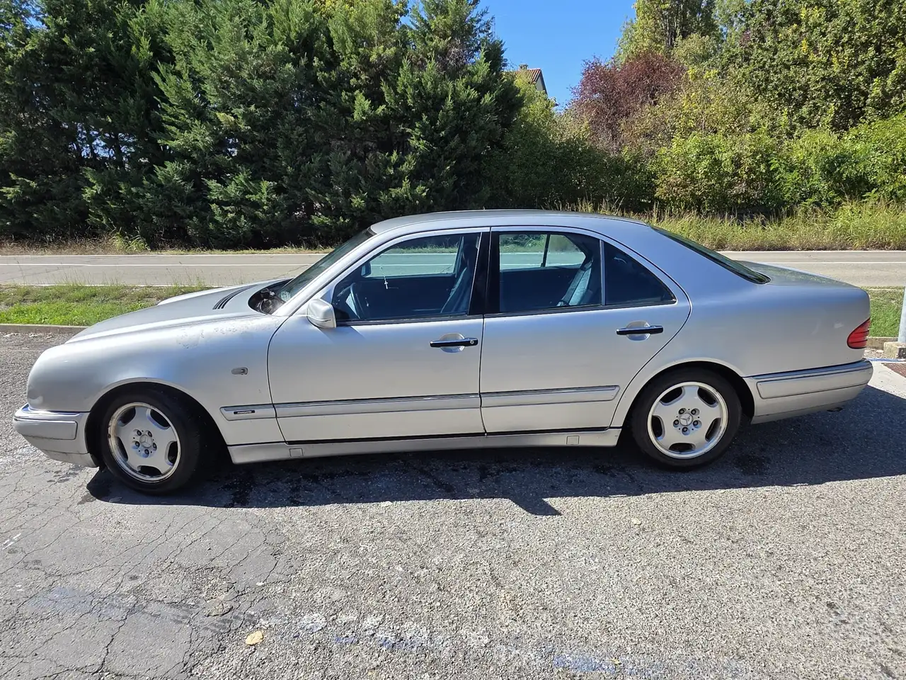Mercedes-Benz E 200 k Elegance, foto 2