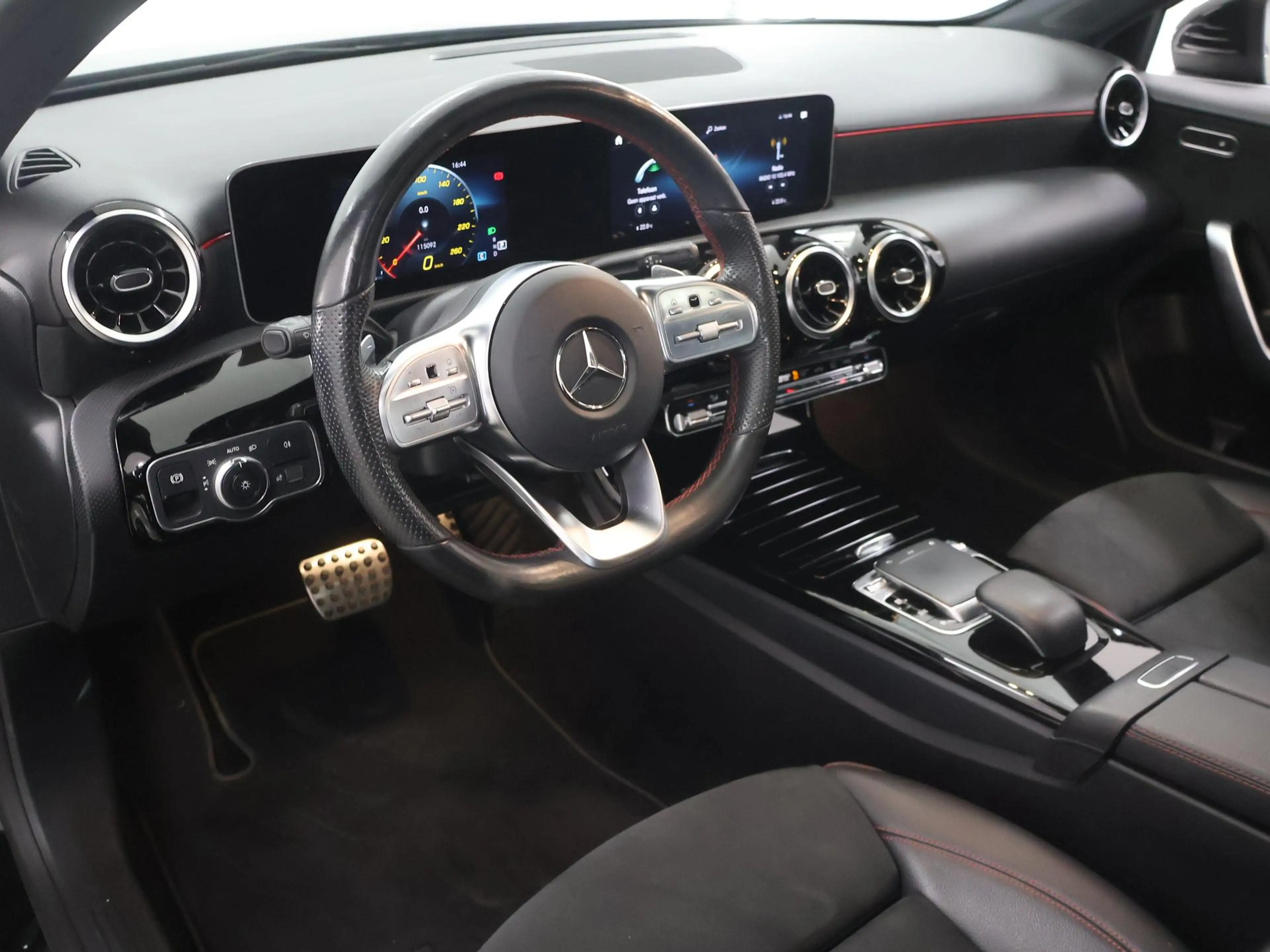 Mercedes-Benz A 200 Business Solution AMG | Panoramadak | Spiegelpakke — photo 7