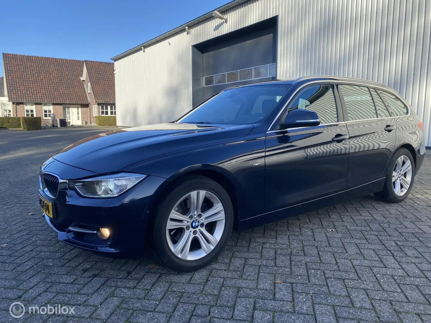 BMW 320 3-serie Touring 320i High Executive Blau - 1