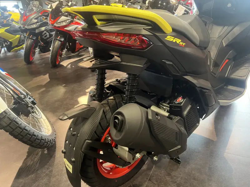 Aprilia SR 125 - foto 3