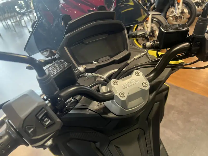 Aprilia SR 125 - foto 5