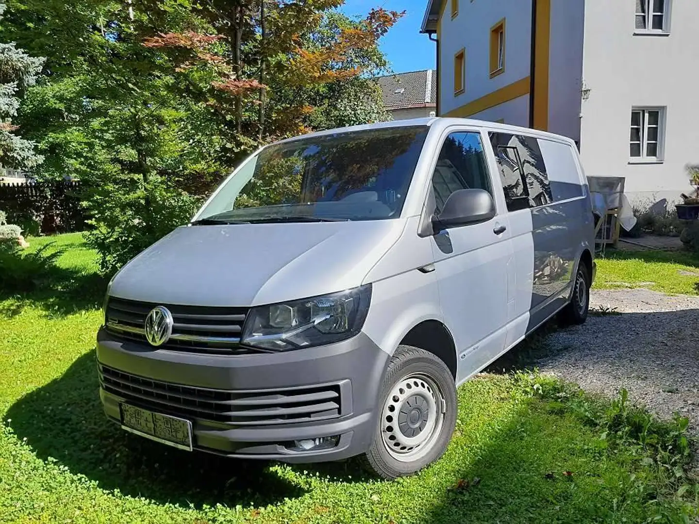 Volkswagen T6 Transporter LR Stealth Camper 4Motion Grau - 1