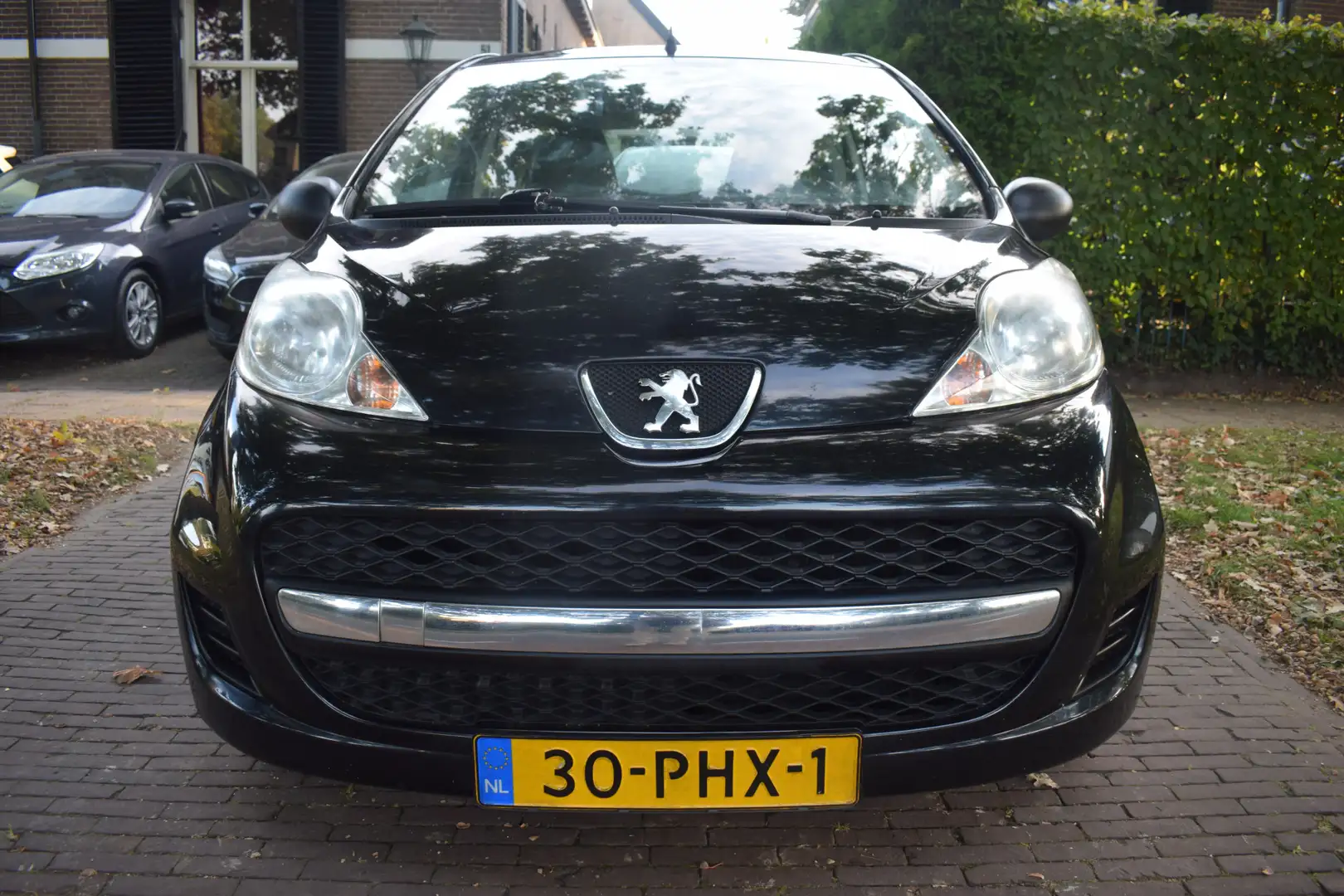 Peugeot 107 1.0-12V XR Zwart - 2