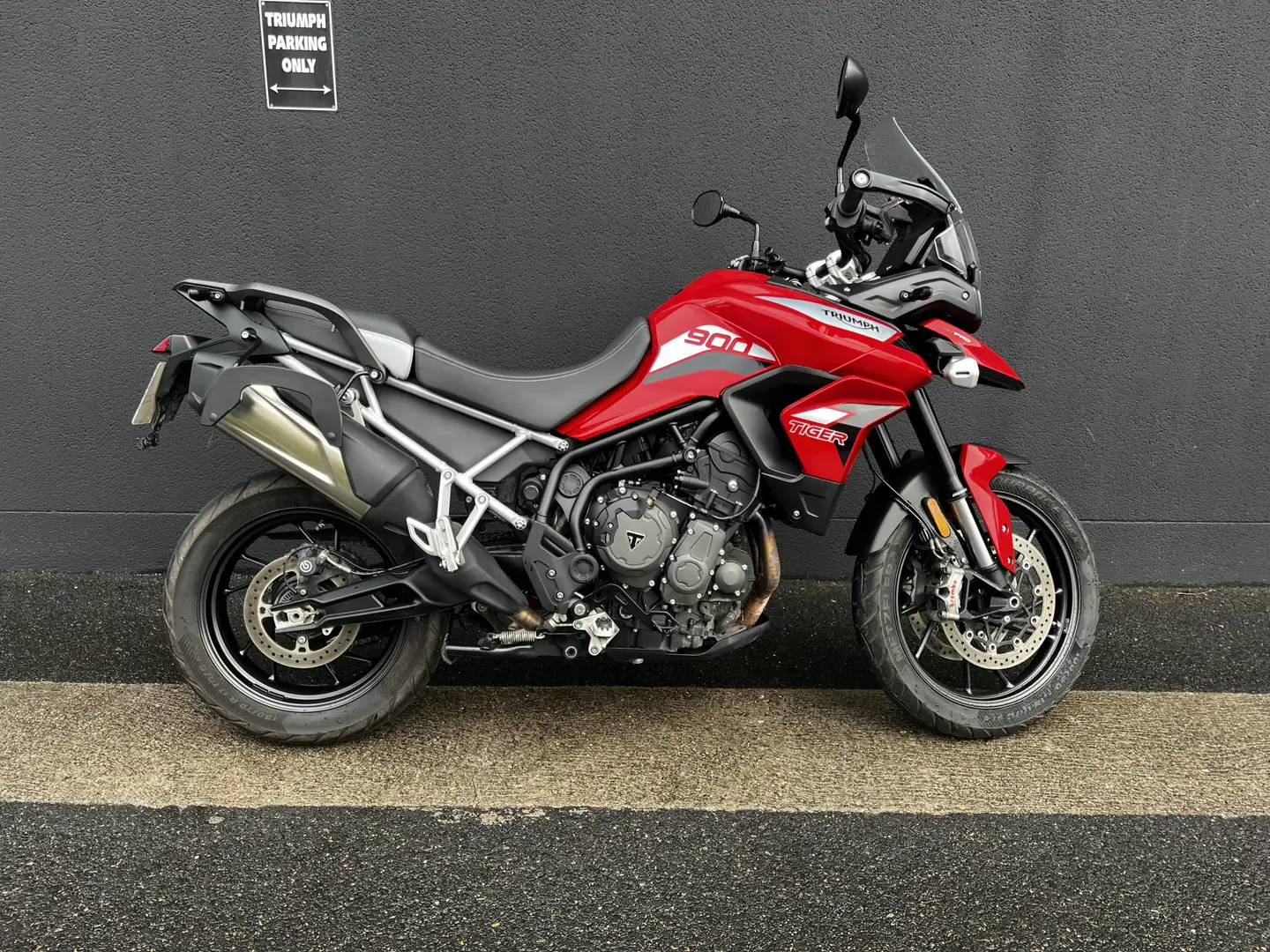 Triumph Tiger 900 - 1
