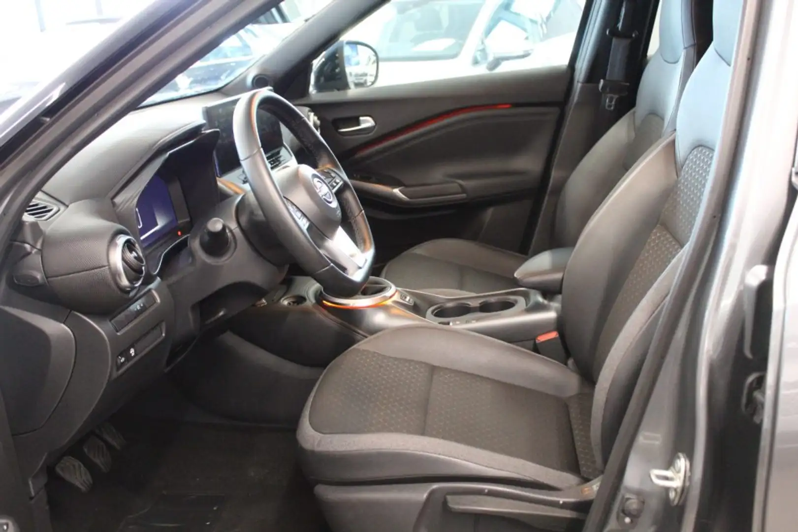 Nissan Juke 1.0 DIG-T 114 CV N-Connecta Grau - 2