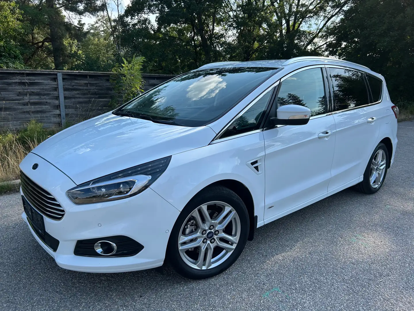 Ford S-Max 2.0 EcoBlue 4x4 Titanium | 5-Sitzer | ACC | AHK Weiß - 1