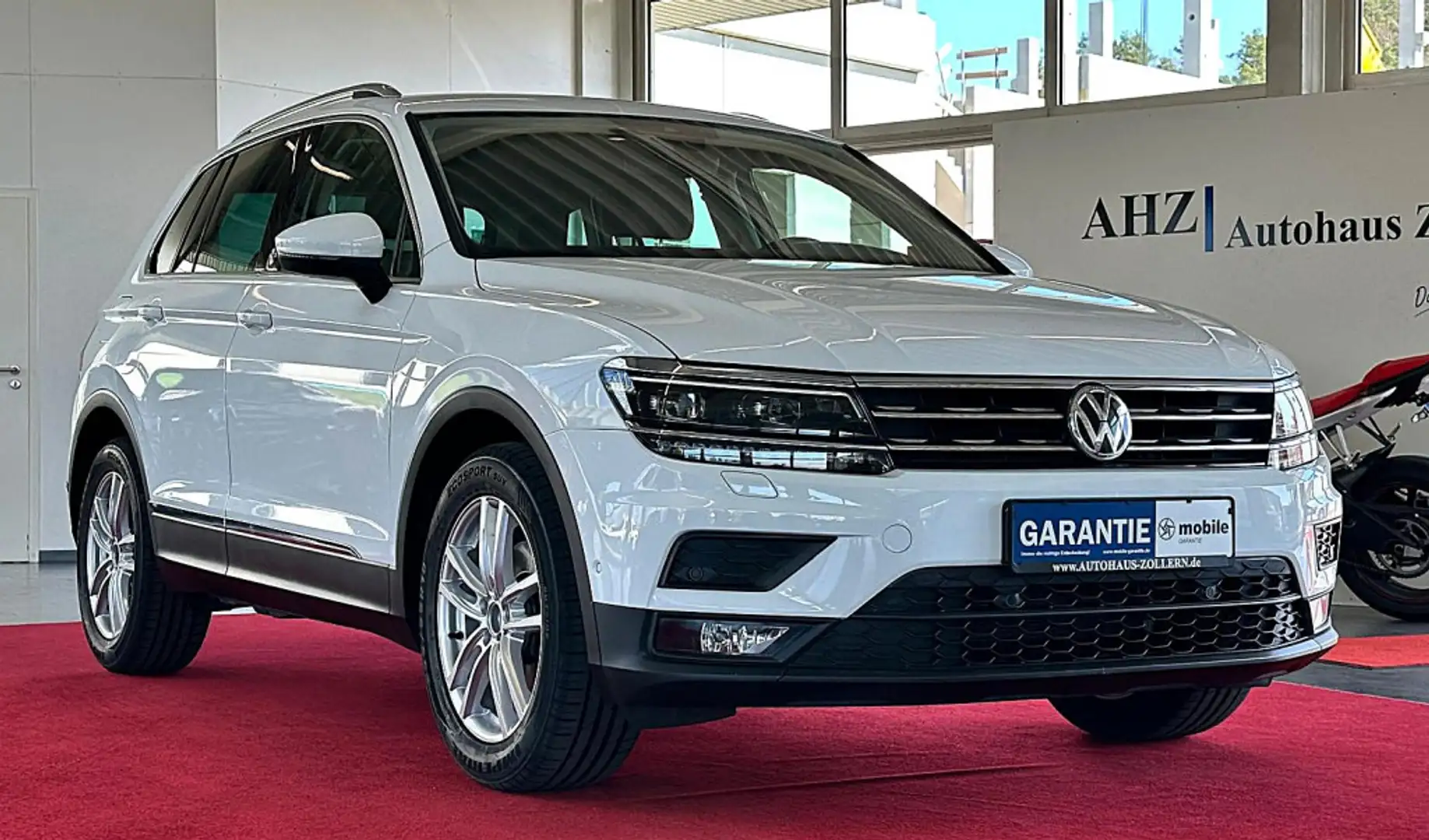 Volkswagen Tiguan 1,4 TSI DSG Sound  NAVI LED ACC RFK Weiß - 1
