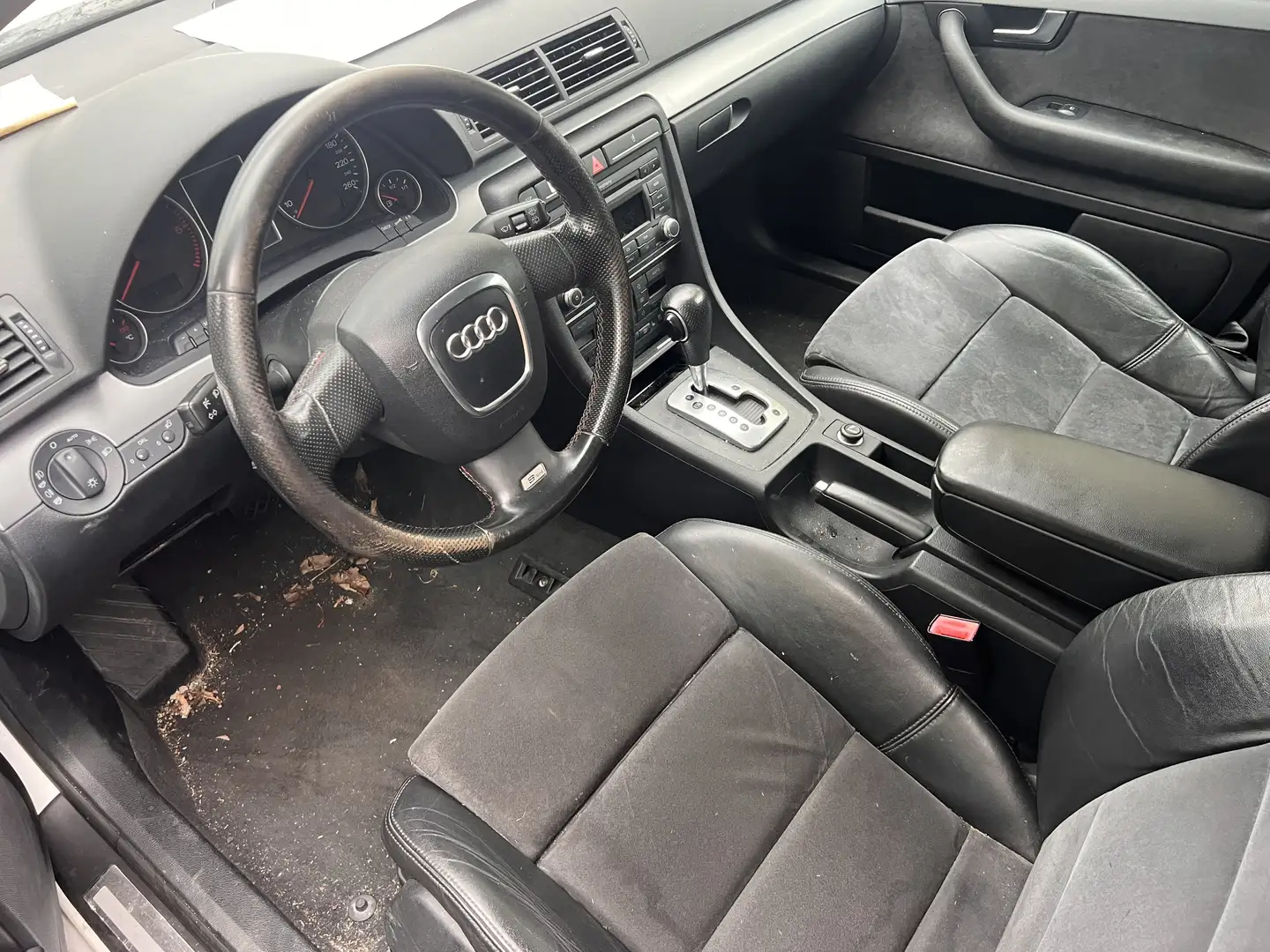 Audi A4 2.7 TDI Blanc - 2
