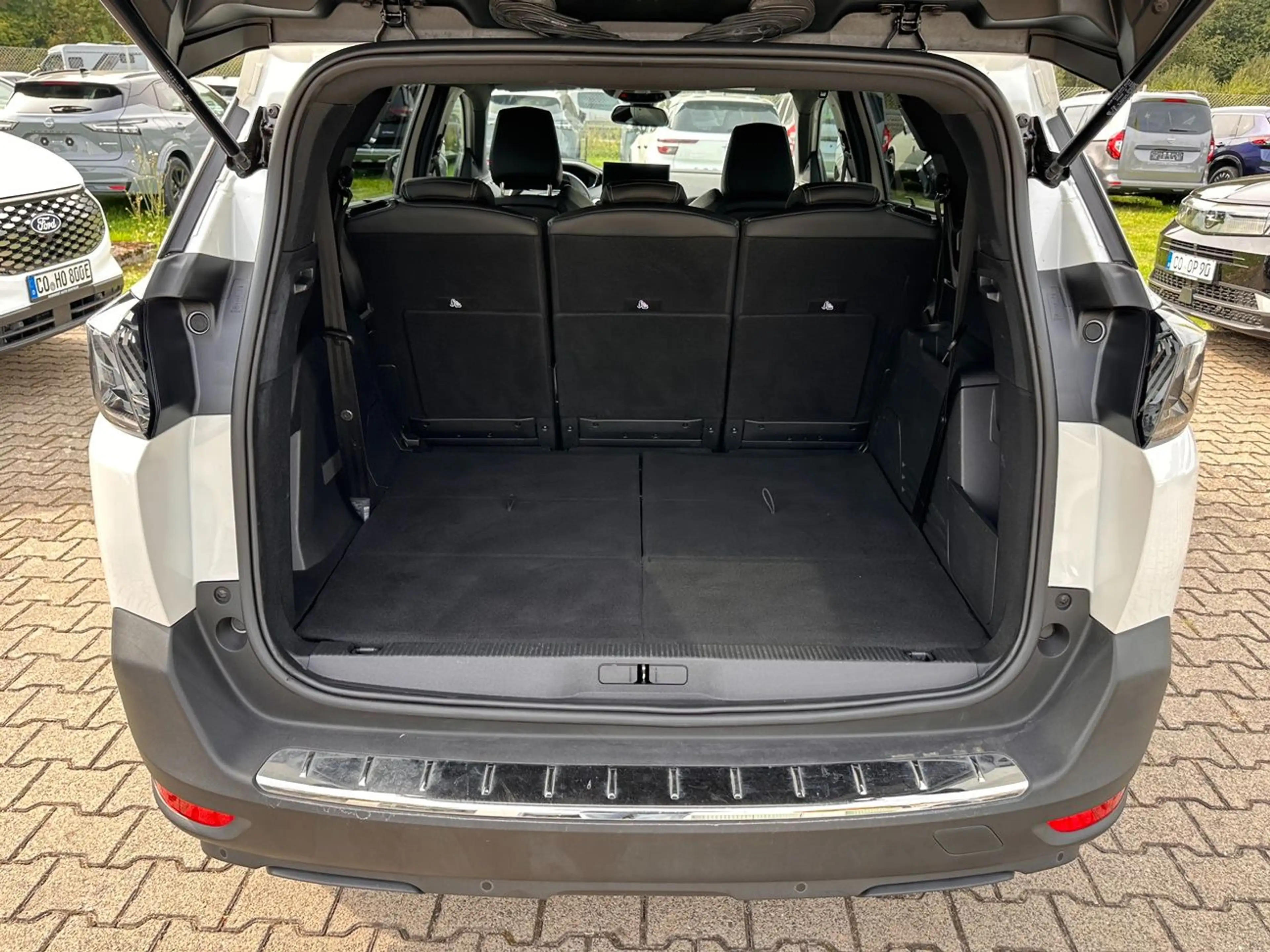 Peugeot 5008 1.2 PureTech Allure Pack *Kamera*Navi*LED*LM — photo 10