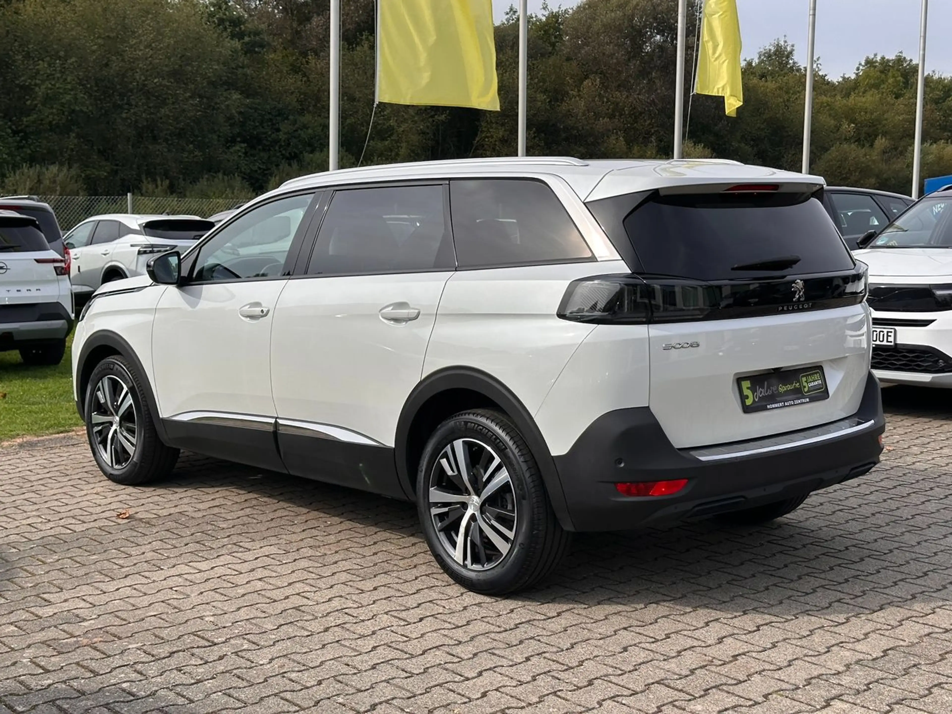 Peugeot 5008 1.2 PureTech Allure Pack *Kamera*Navi*LED*LM — photo 8