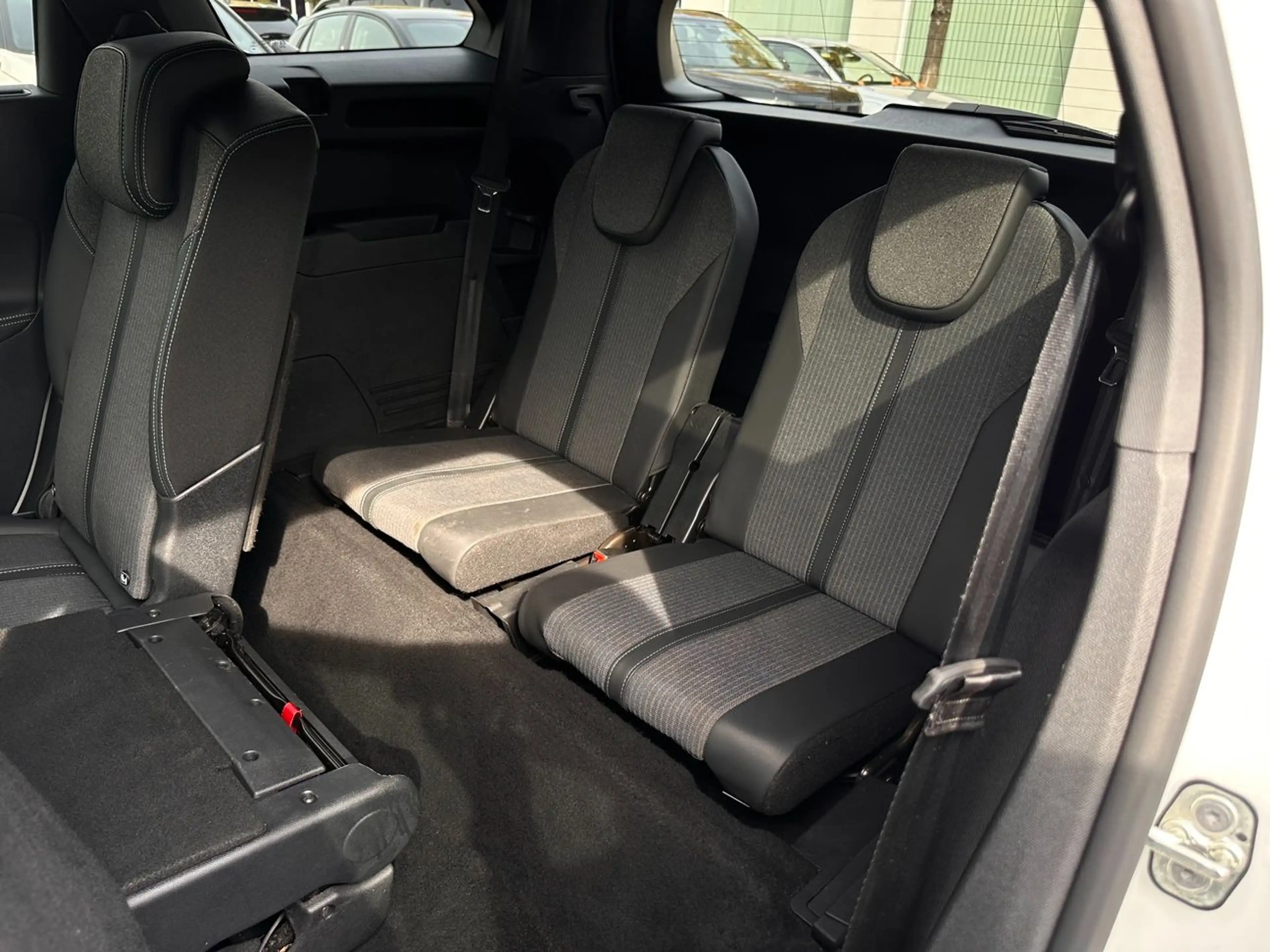 Peugeot 5008 1.2 PureTech Allure Pack *Kamera*Navi*LED*LM — photo 11
