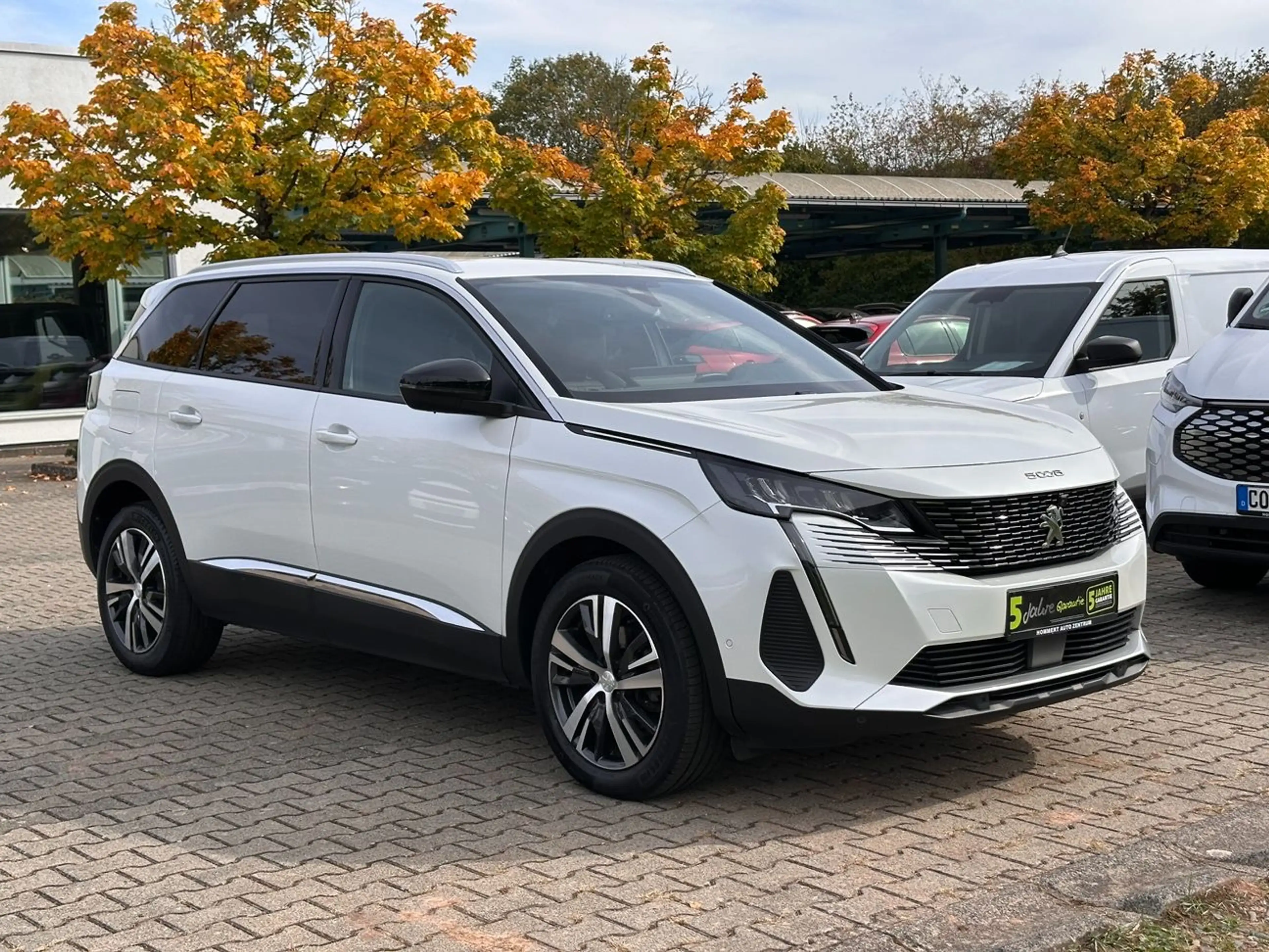 Peugeot 5008 1.2 PureTech Allure Pack *Kamera*Navi*LED*LM — photo 4