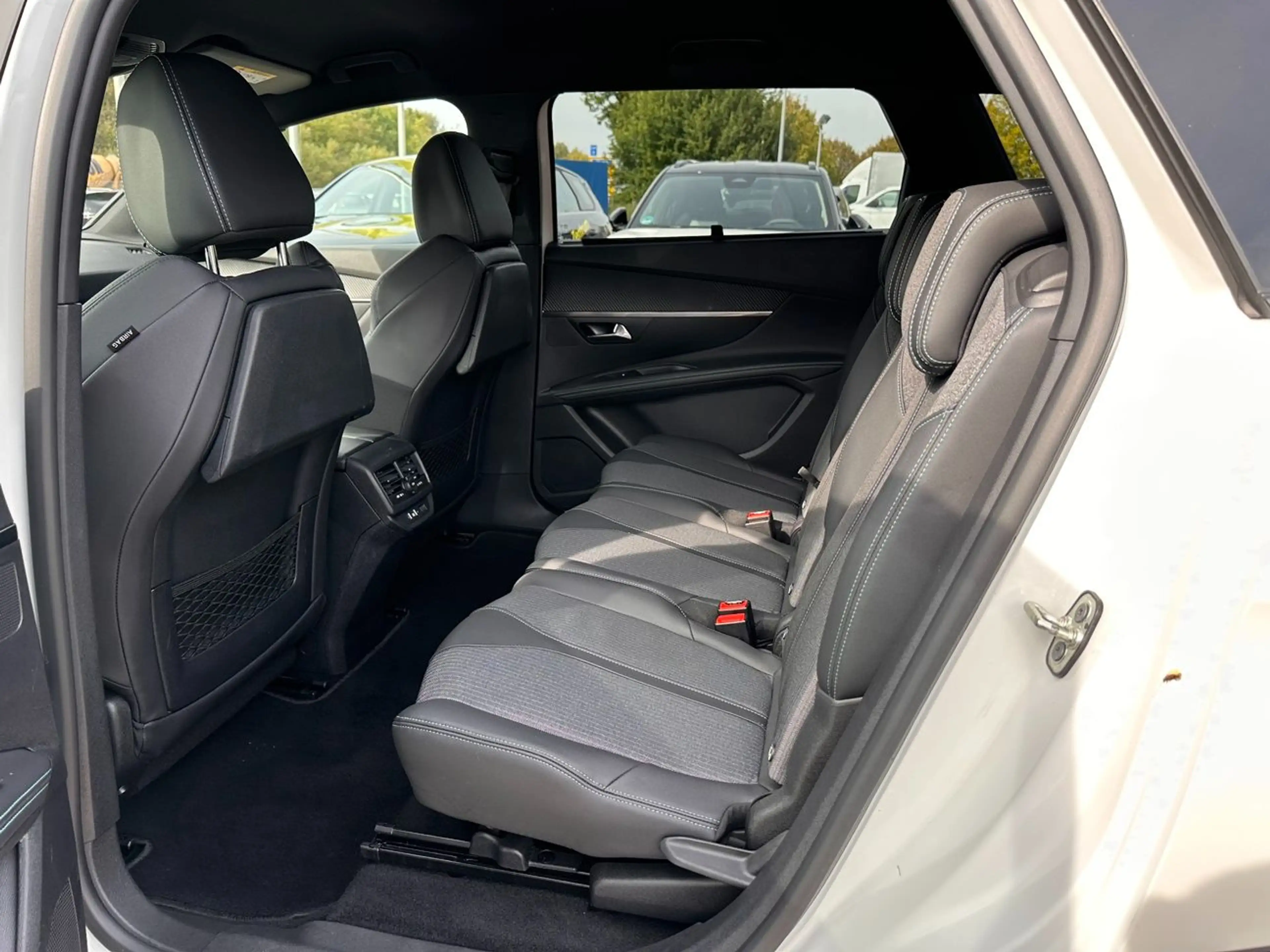 Peugeot 5008 1.2 PureTech Allure Pack *Kamera*Navi*LED*LM — photo 12
