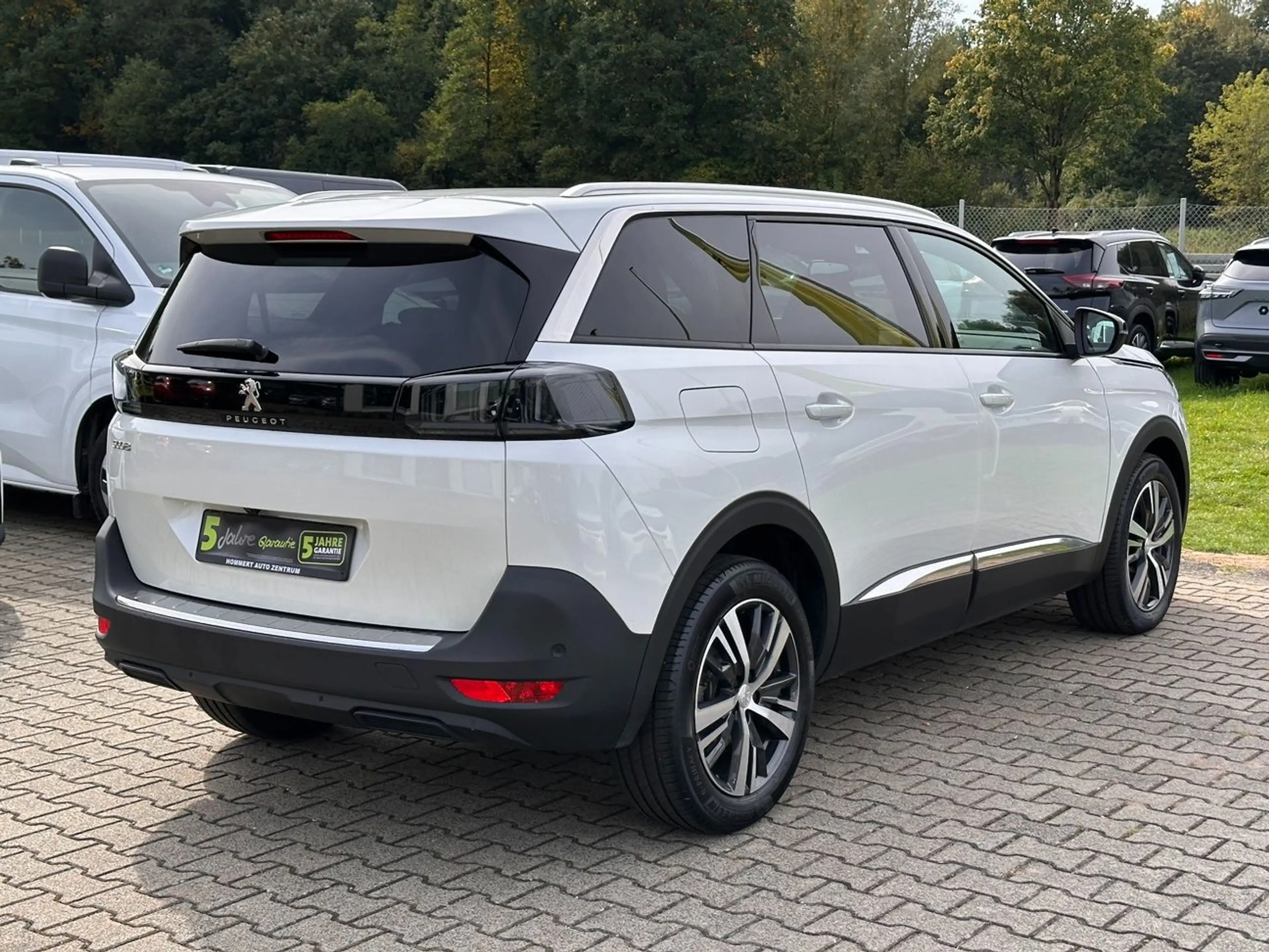 Peugeot 5008 1.2 PureTech Allure Pack *Kamera*Navi*LED*LM — photo 5