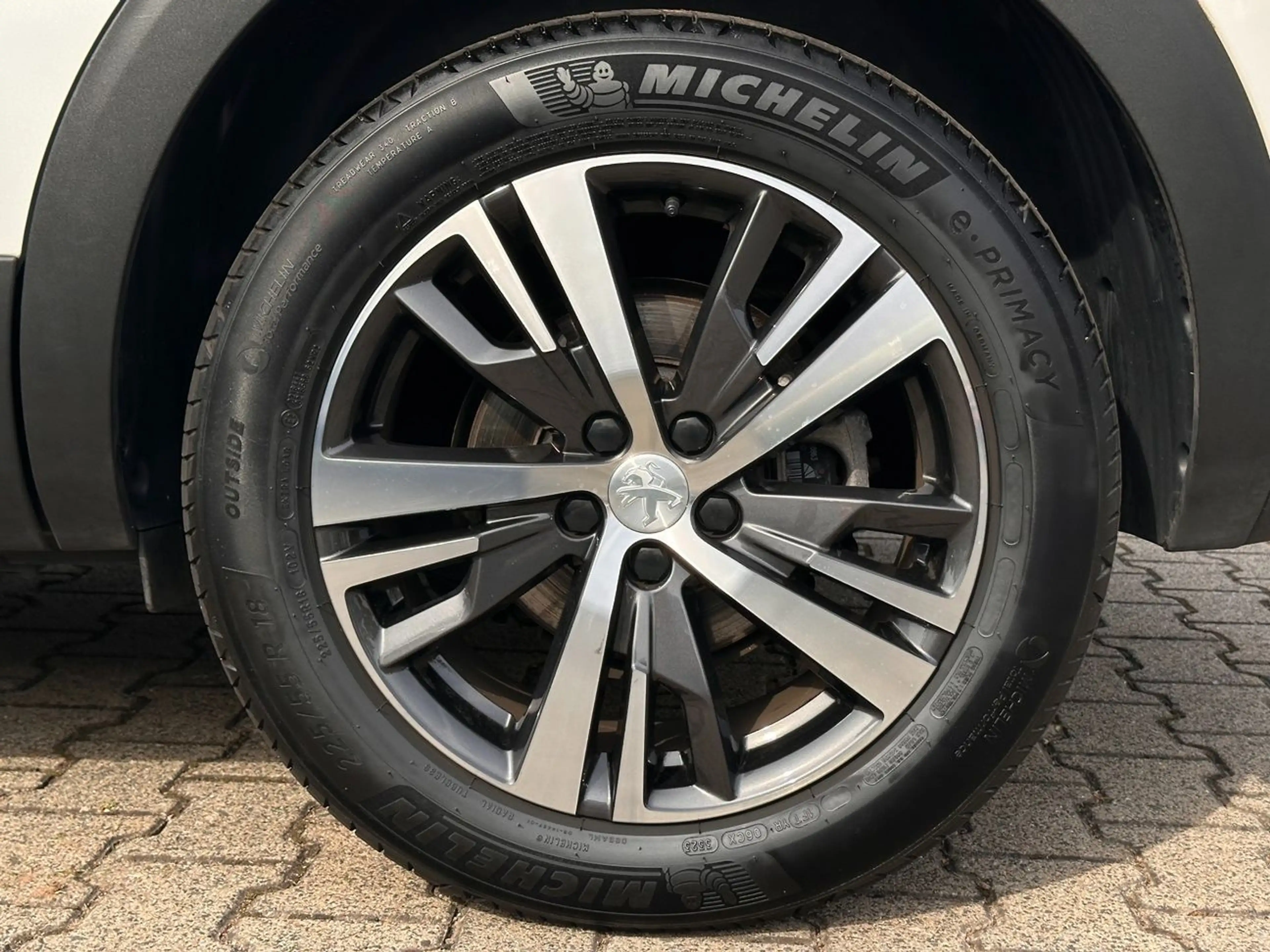 Peugeot 5008 1.2 PureTech Allure Pack *Kamera*Navi*LED*LM — photo 9